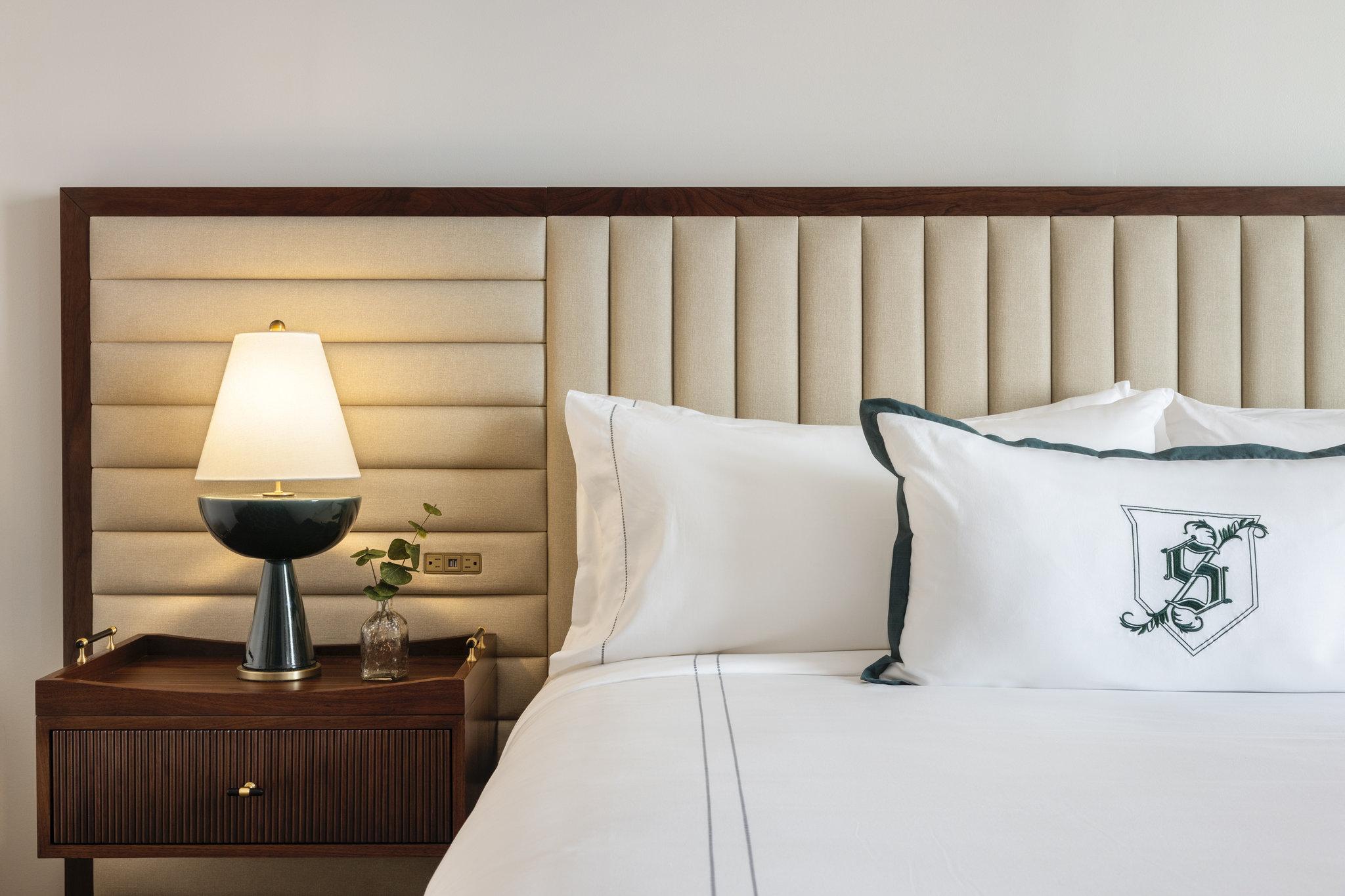 Double Deluxe King Bed