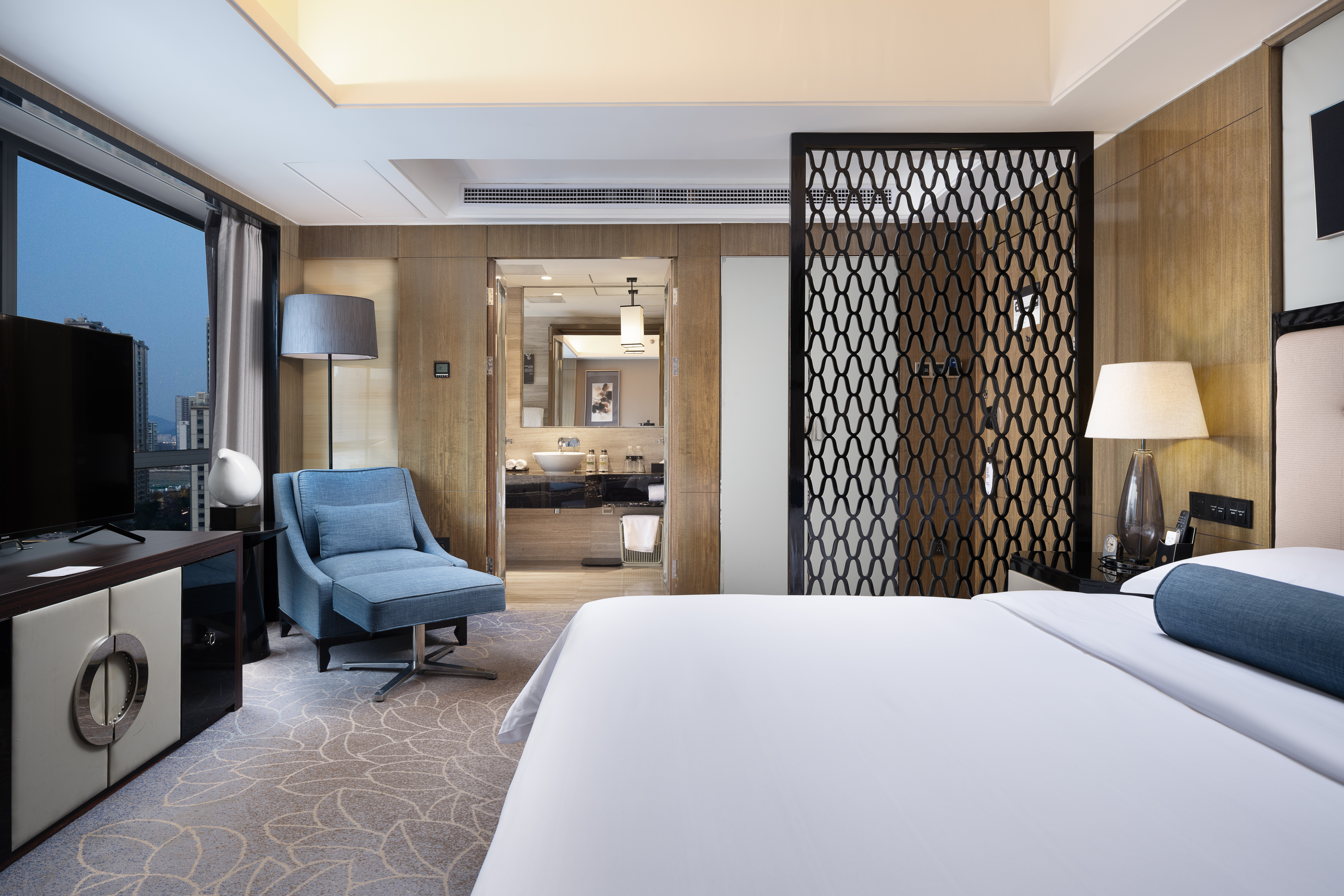 Double Superior King Bed