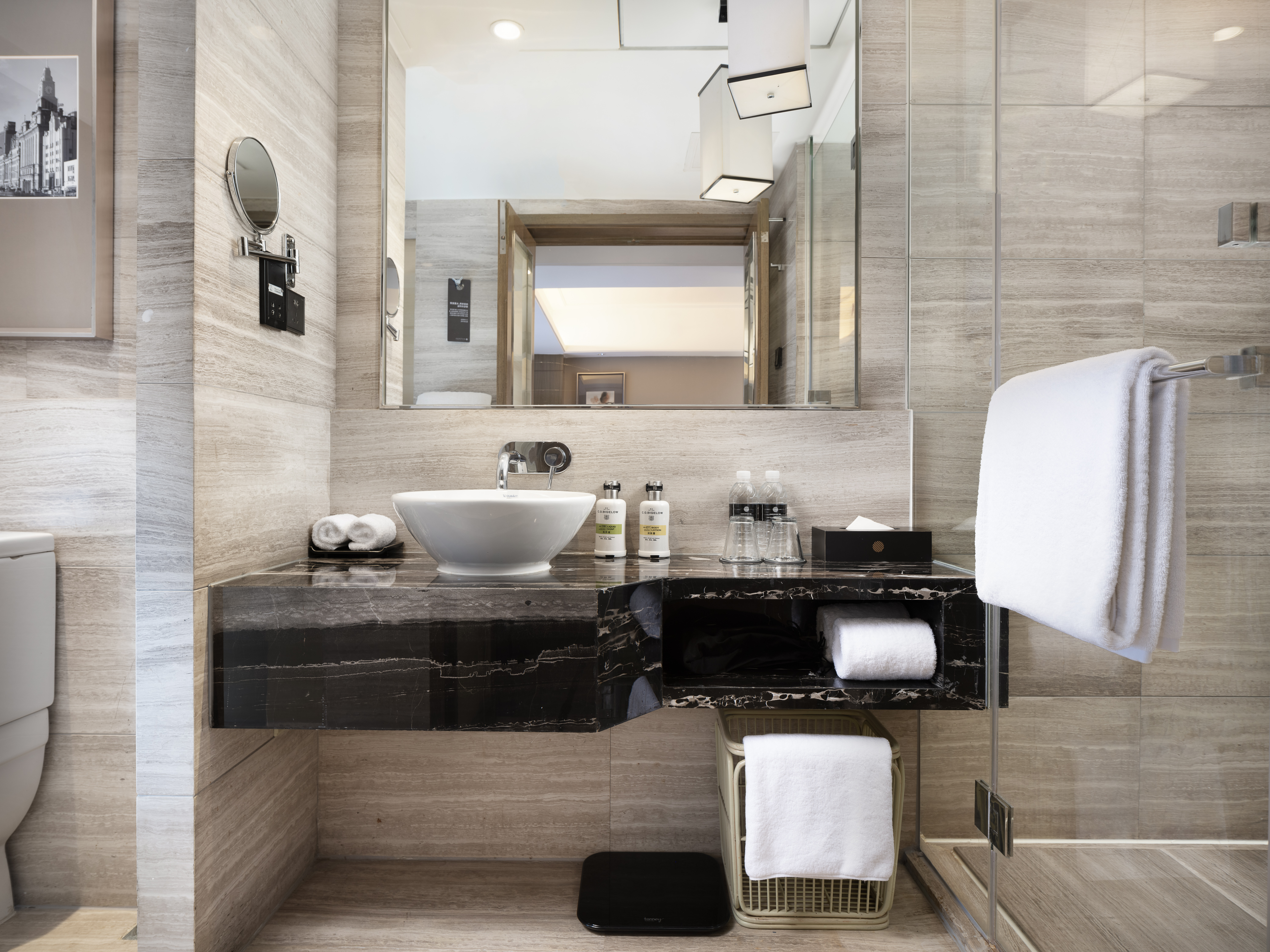 Double Deluxe King Bed