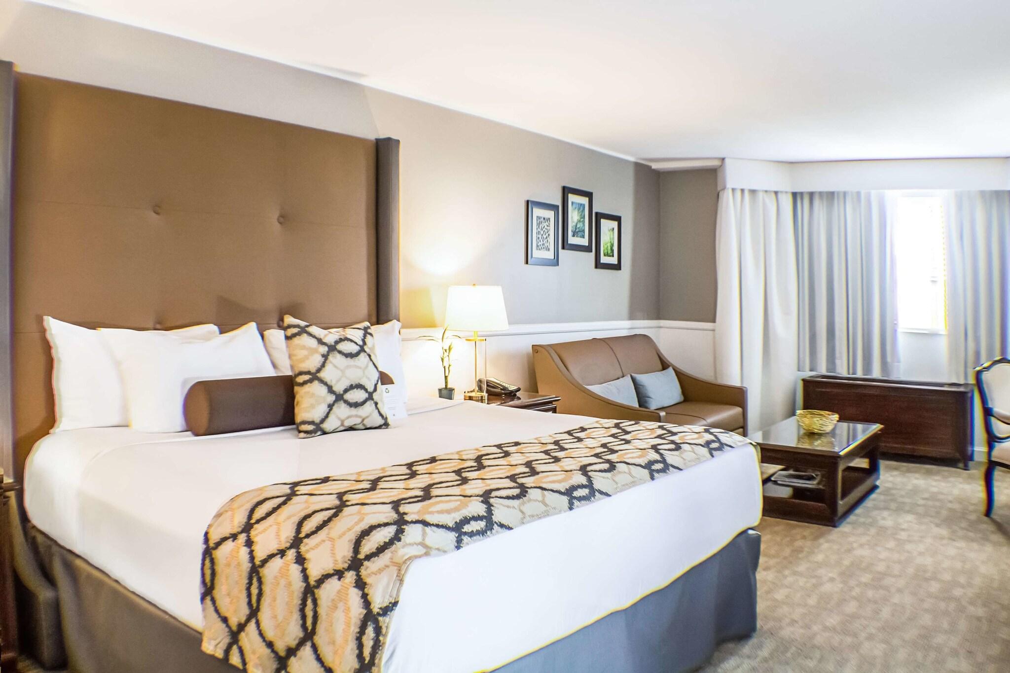 Double Deluxe King Bed