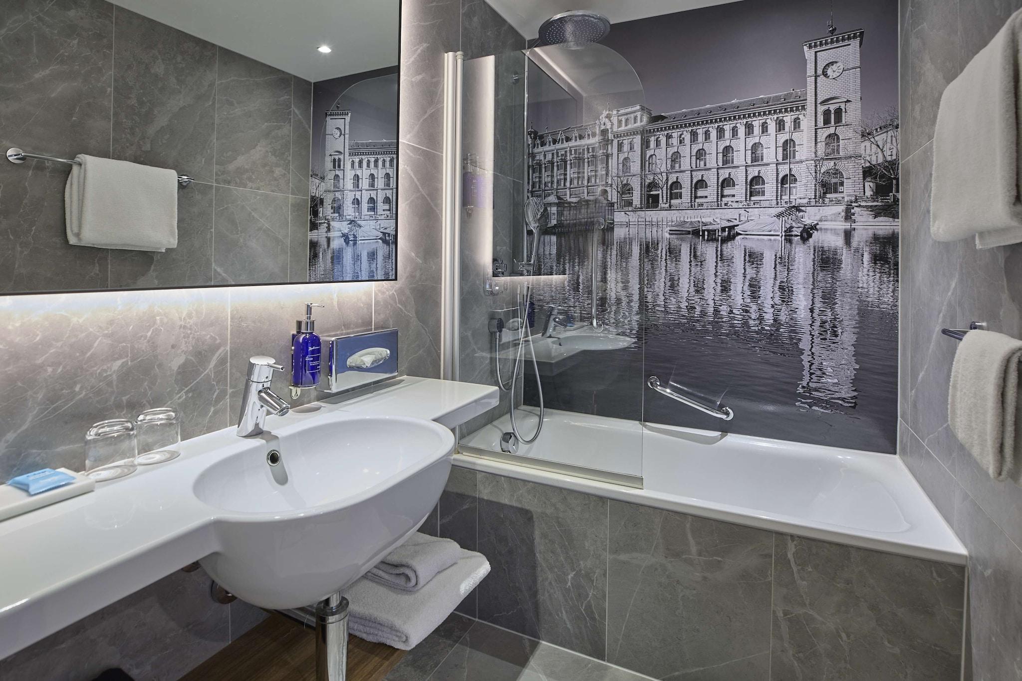 Twin Premium with Views