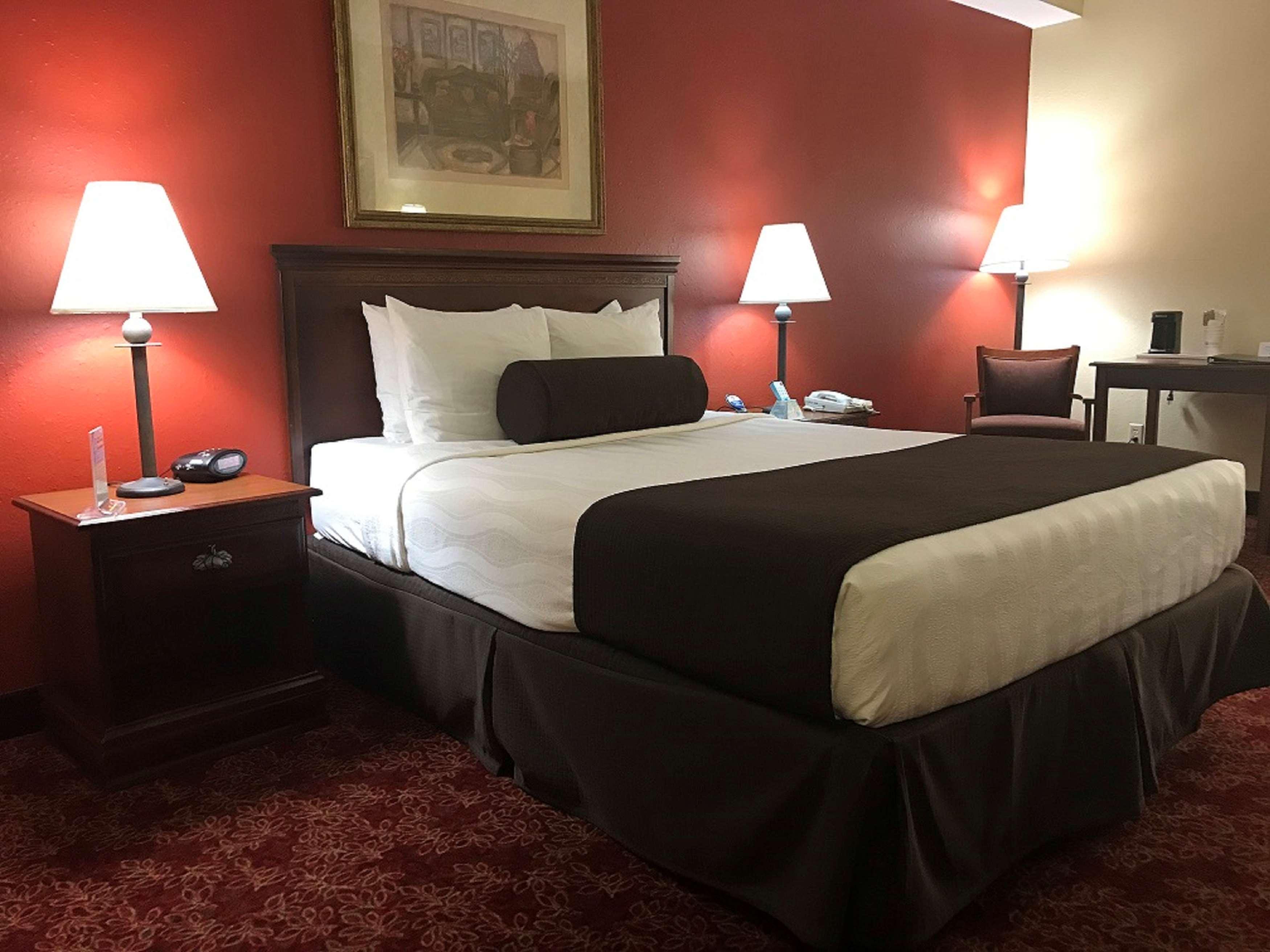 Room Queen Bed Non Smoking