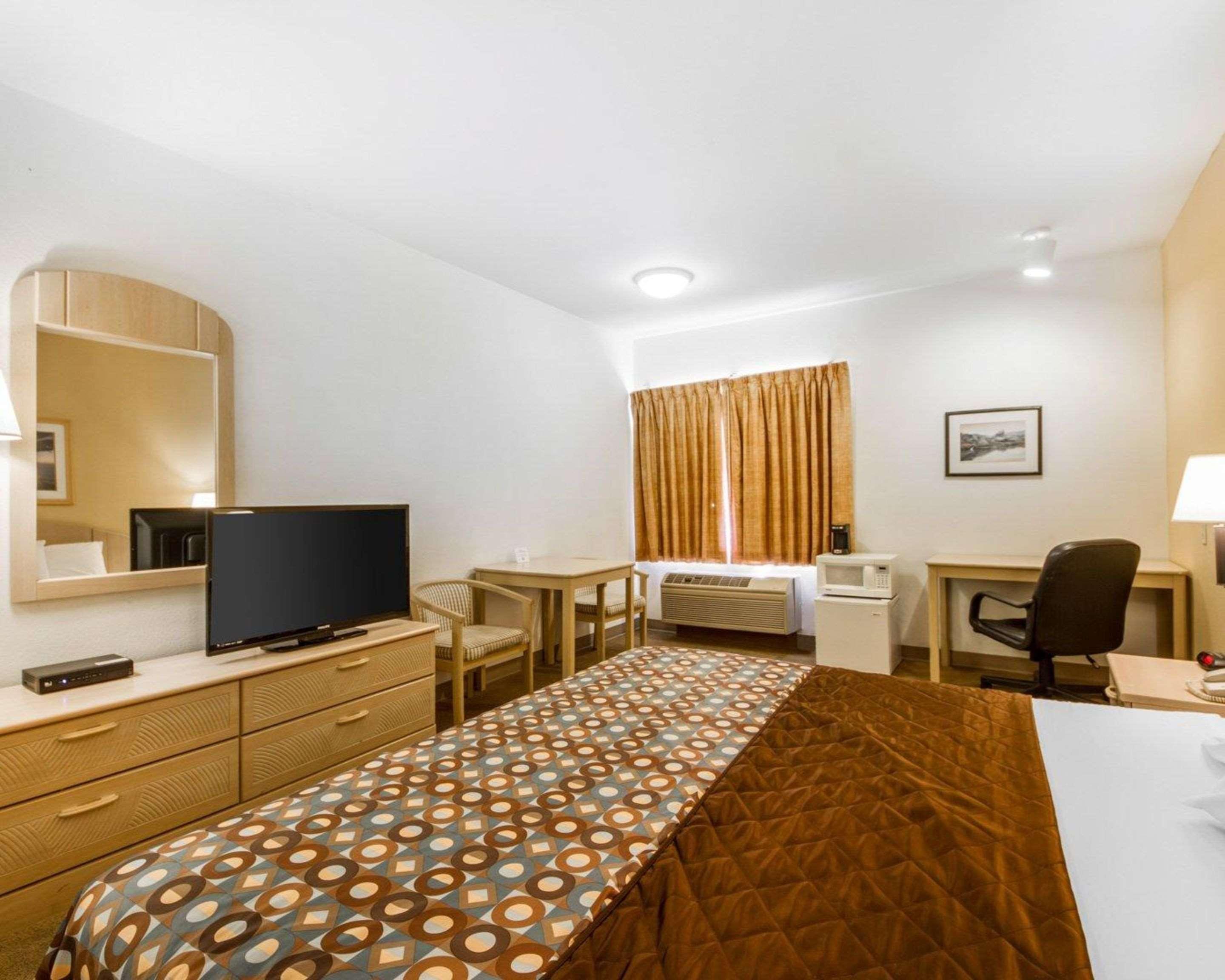 Double King Bed Non Smoking