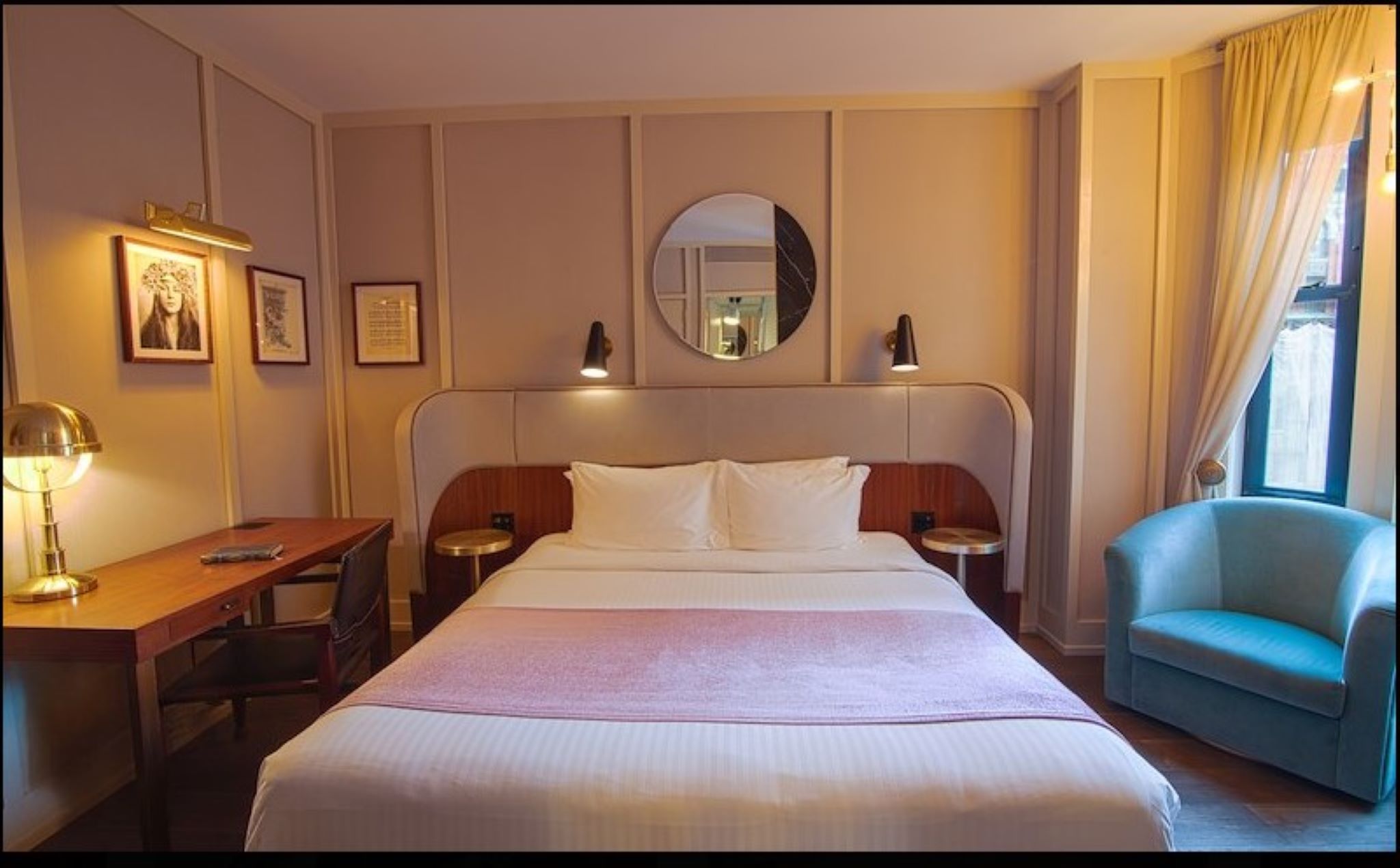 Room Deluxe King Bed