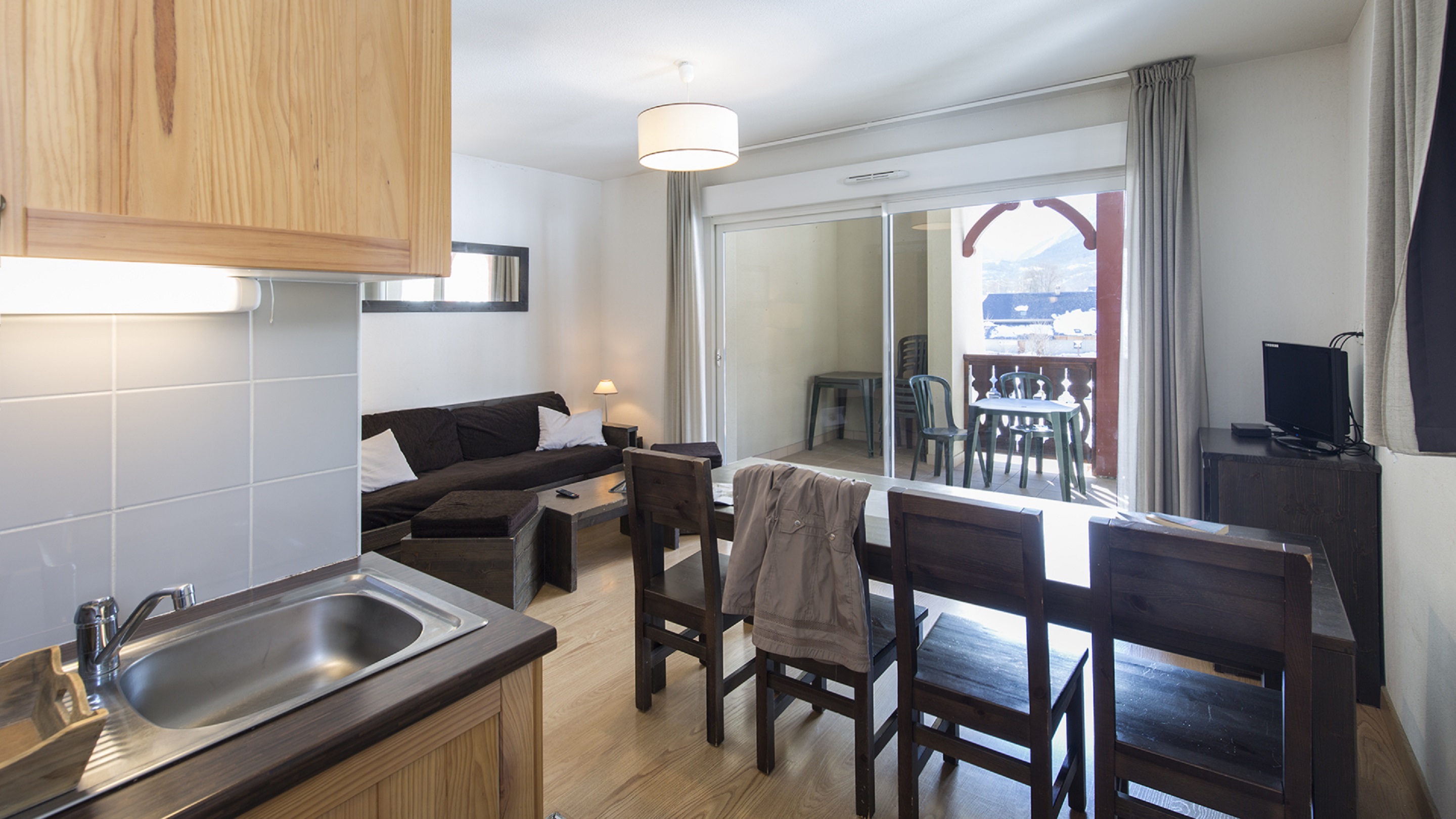 Apartment Capacity 9