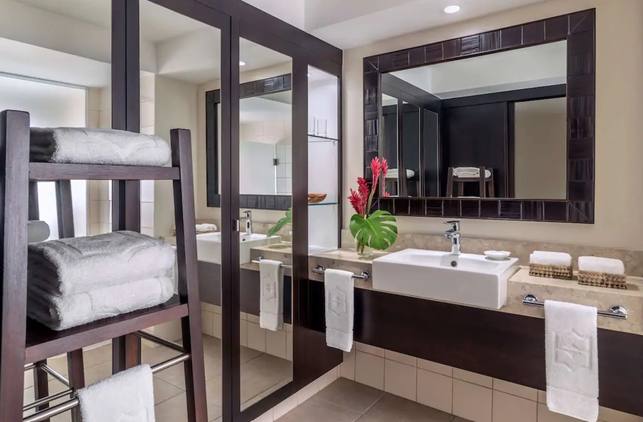 Double Deluxe King Bed