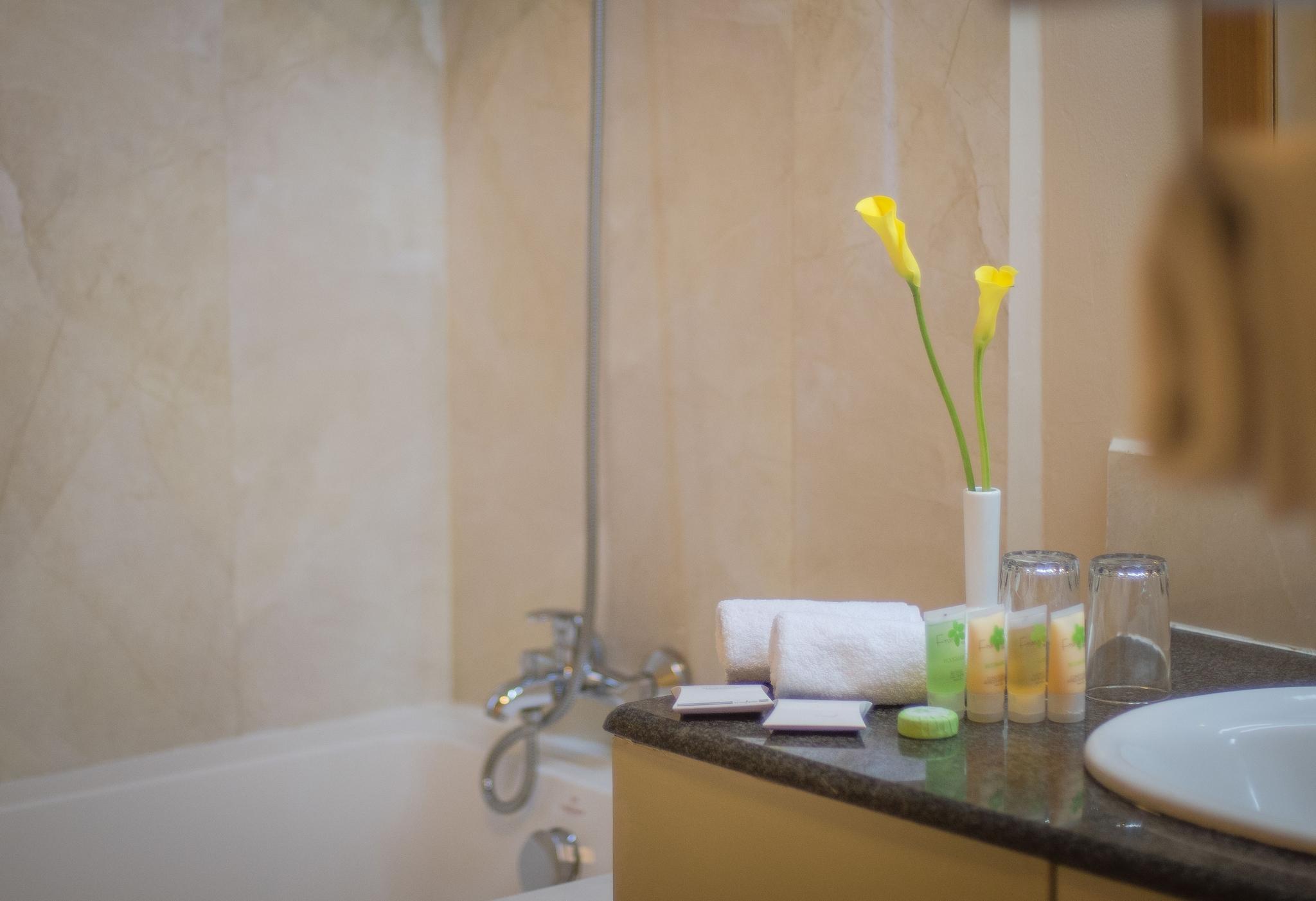 Apartment Queen Bed Two Bedrooms