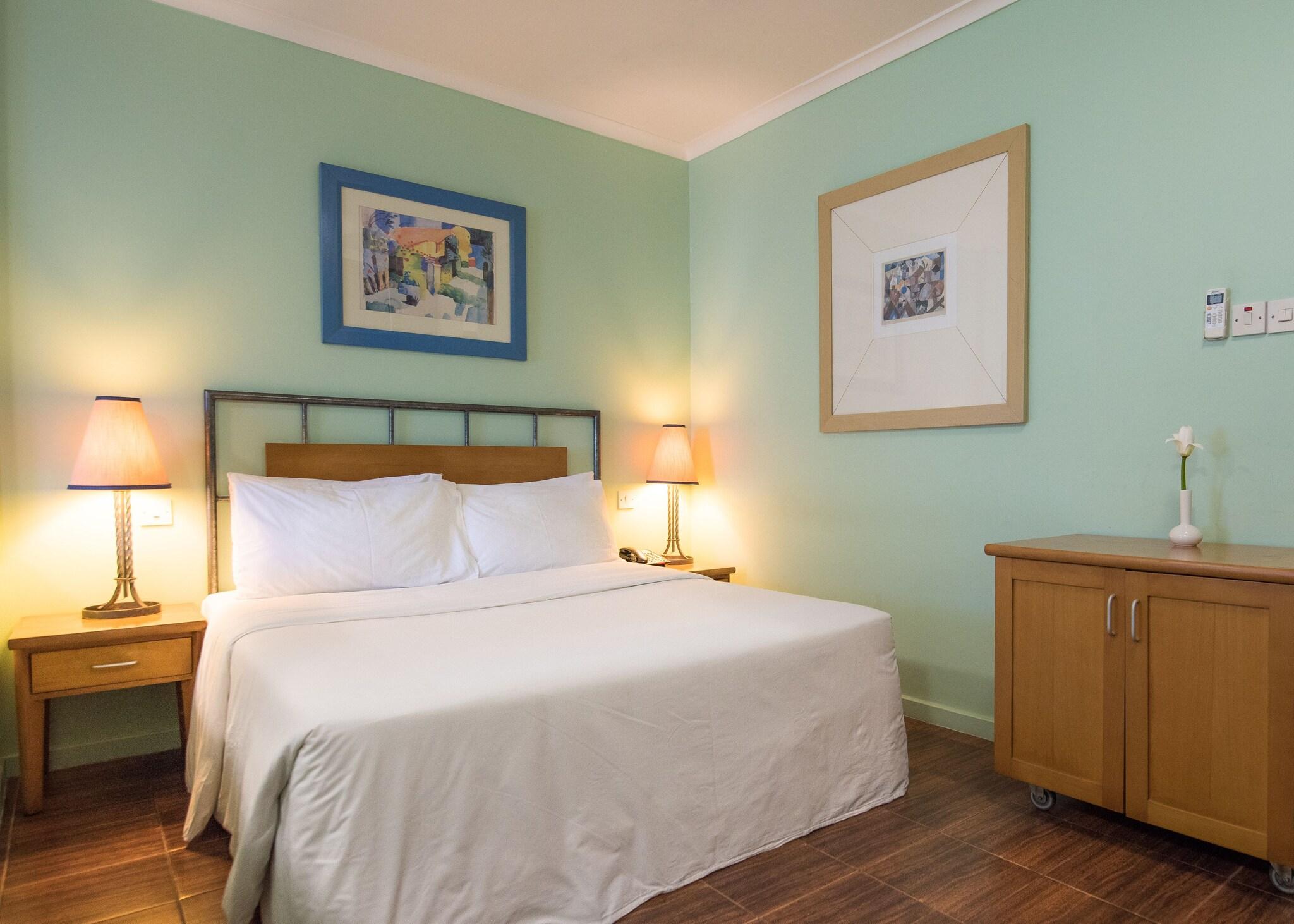 Studio Queen Size Bed