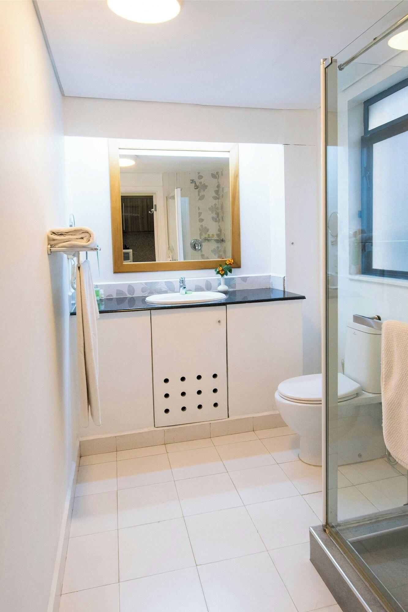 Studio Queen Size Bed