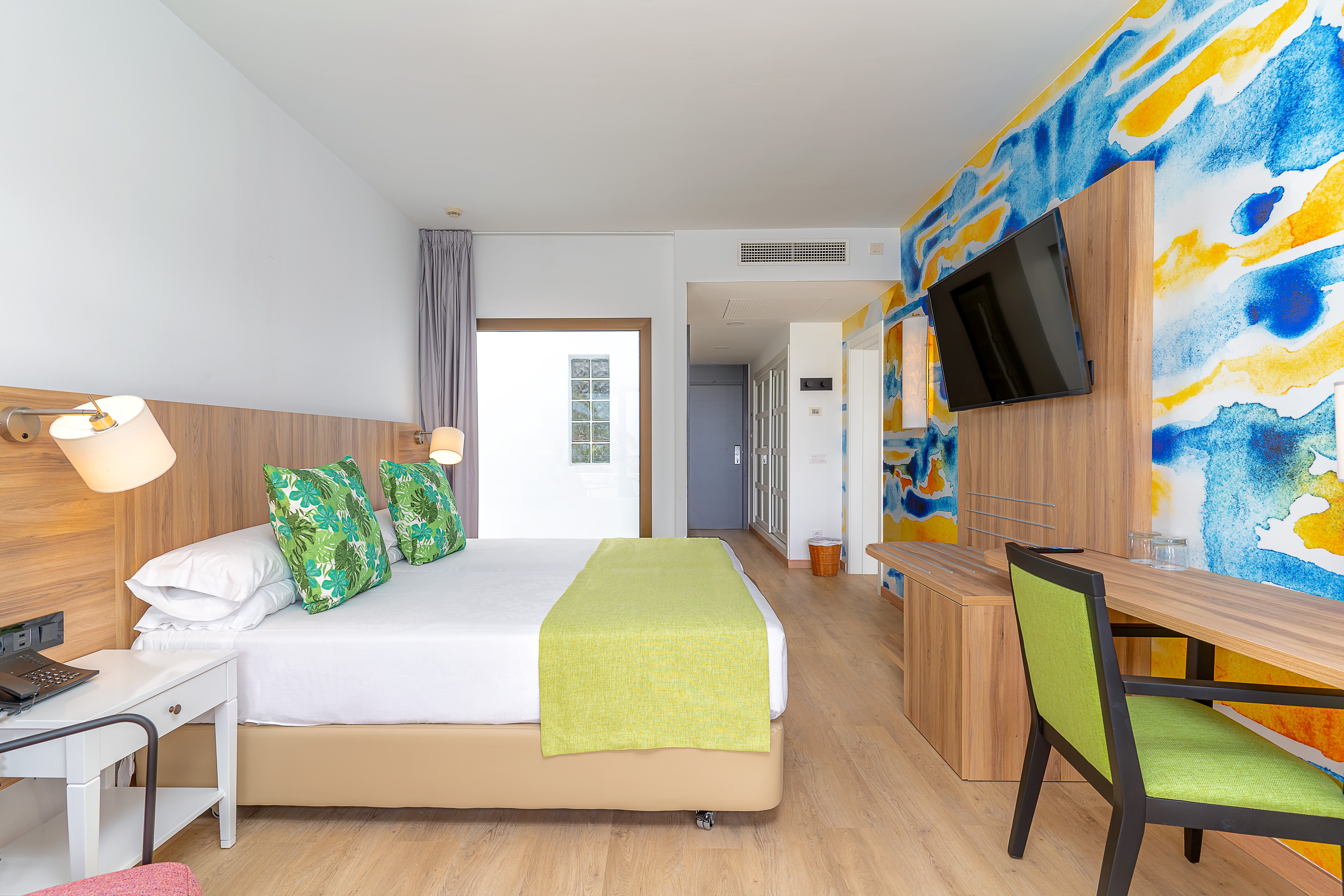 Double Connecting Room