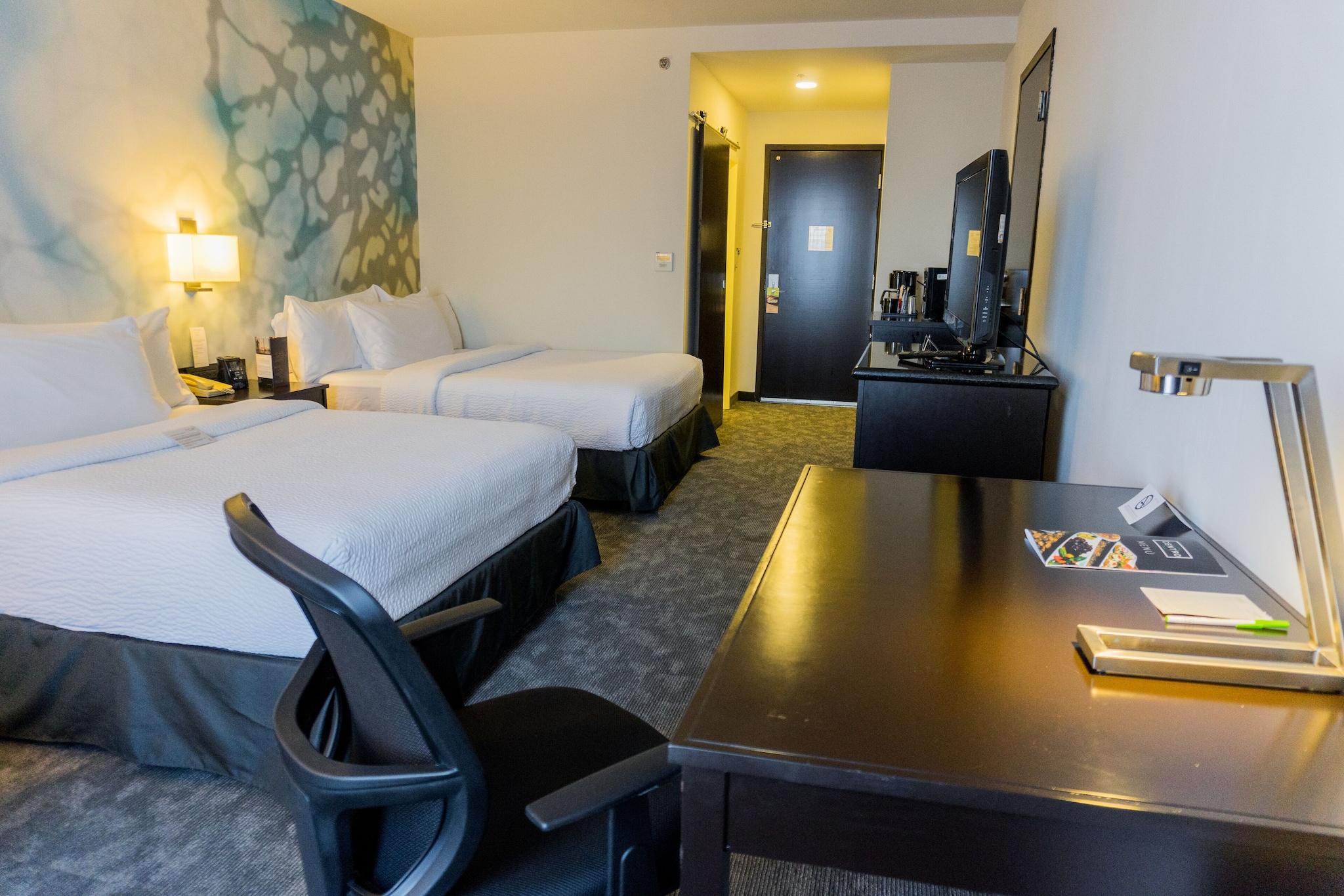 Double Deluxe Two Queen Beds