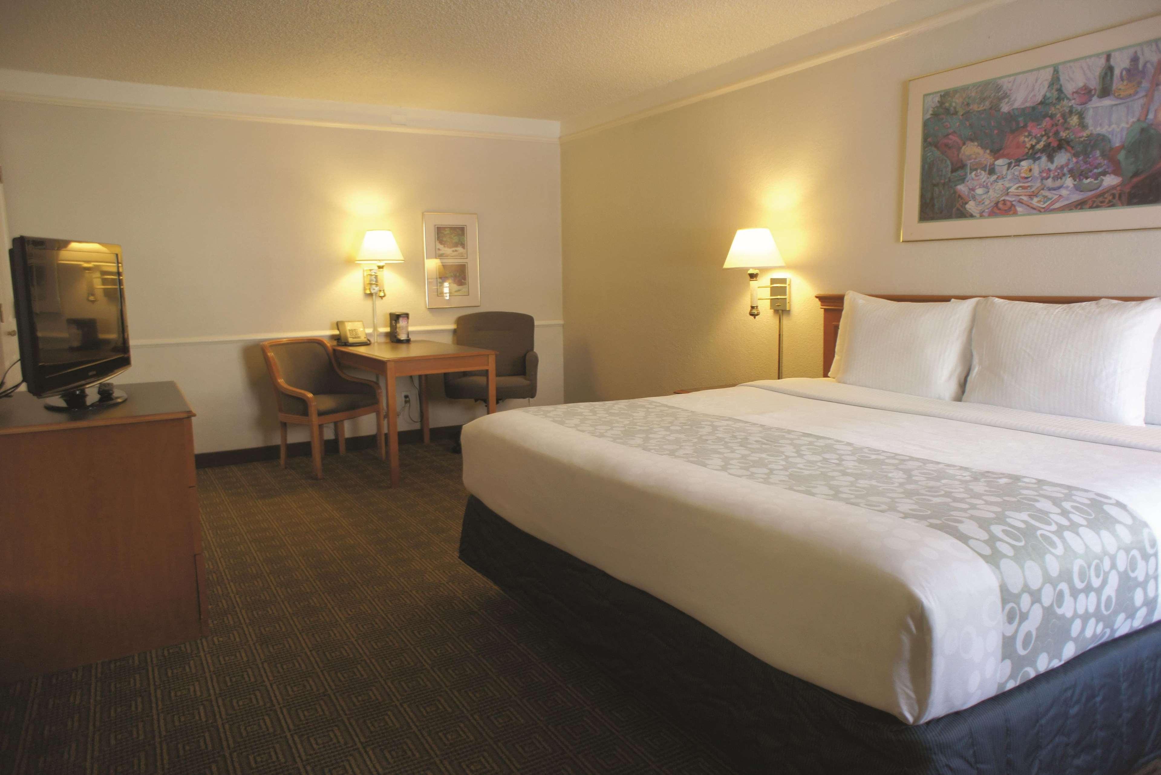 Room King Bed Non Smoking