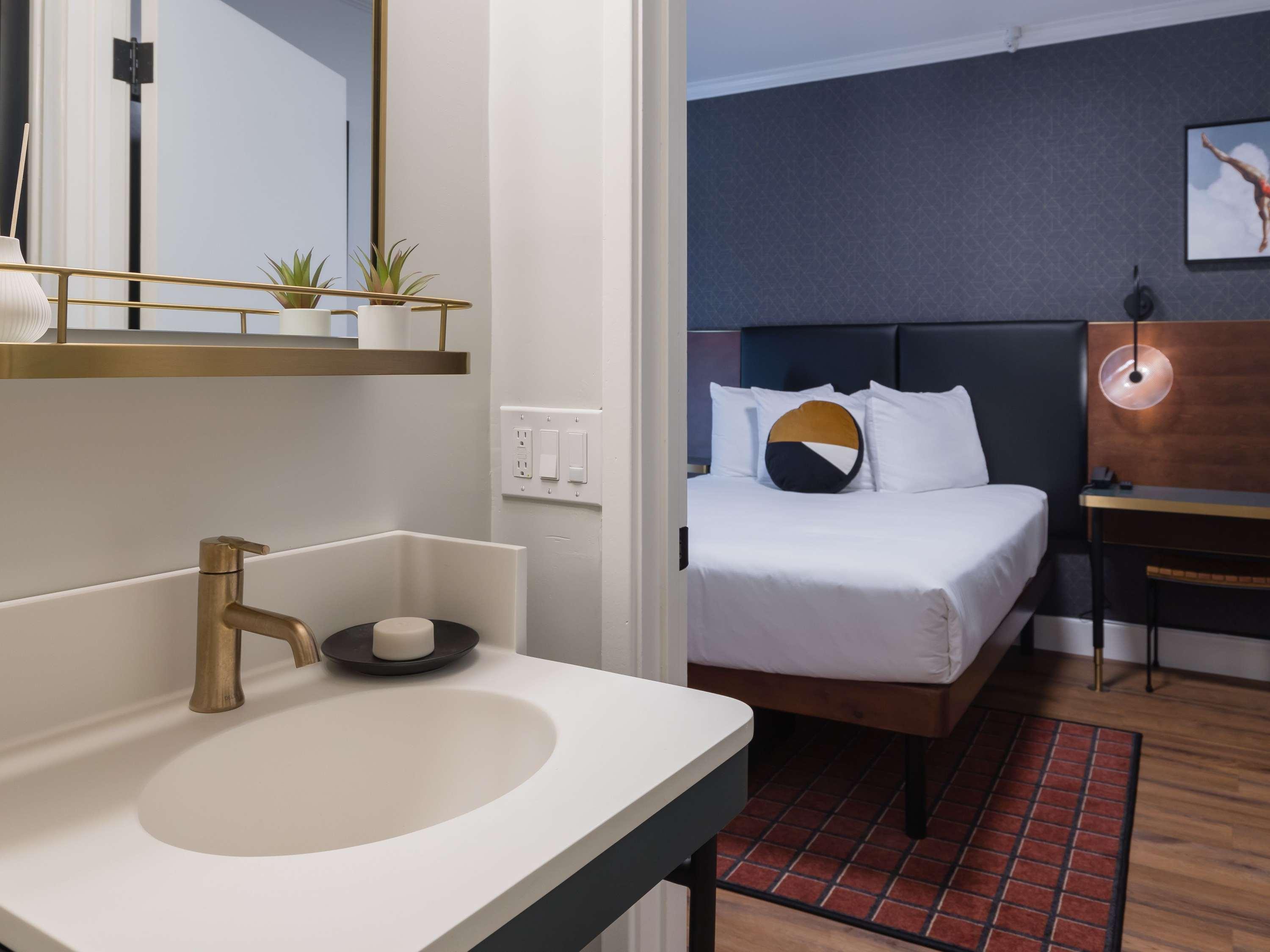 Double Accessible-queen Size Bed