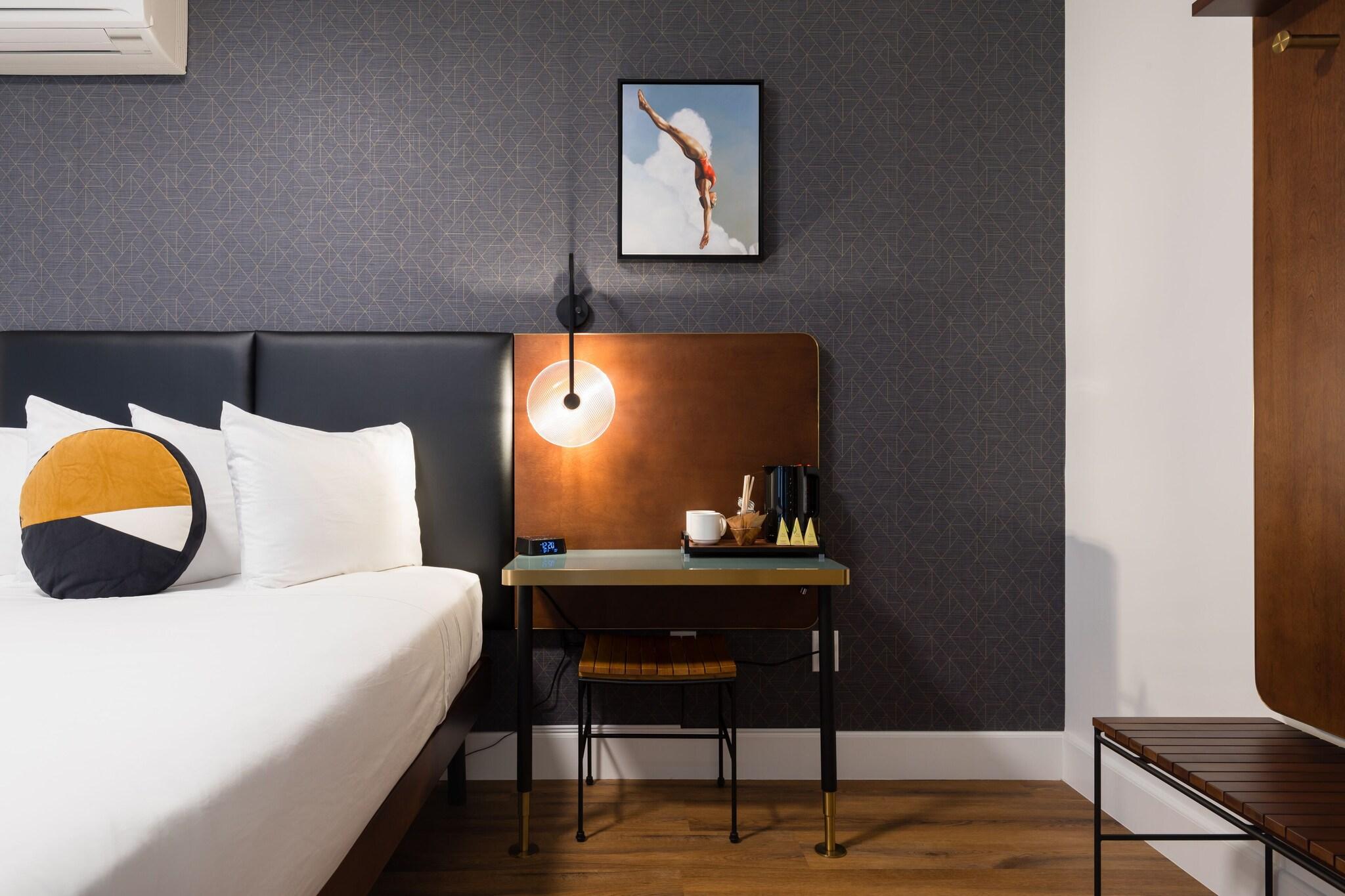 Double Deluxe Queen Bed