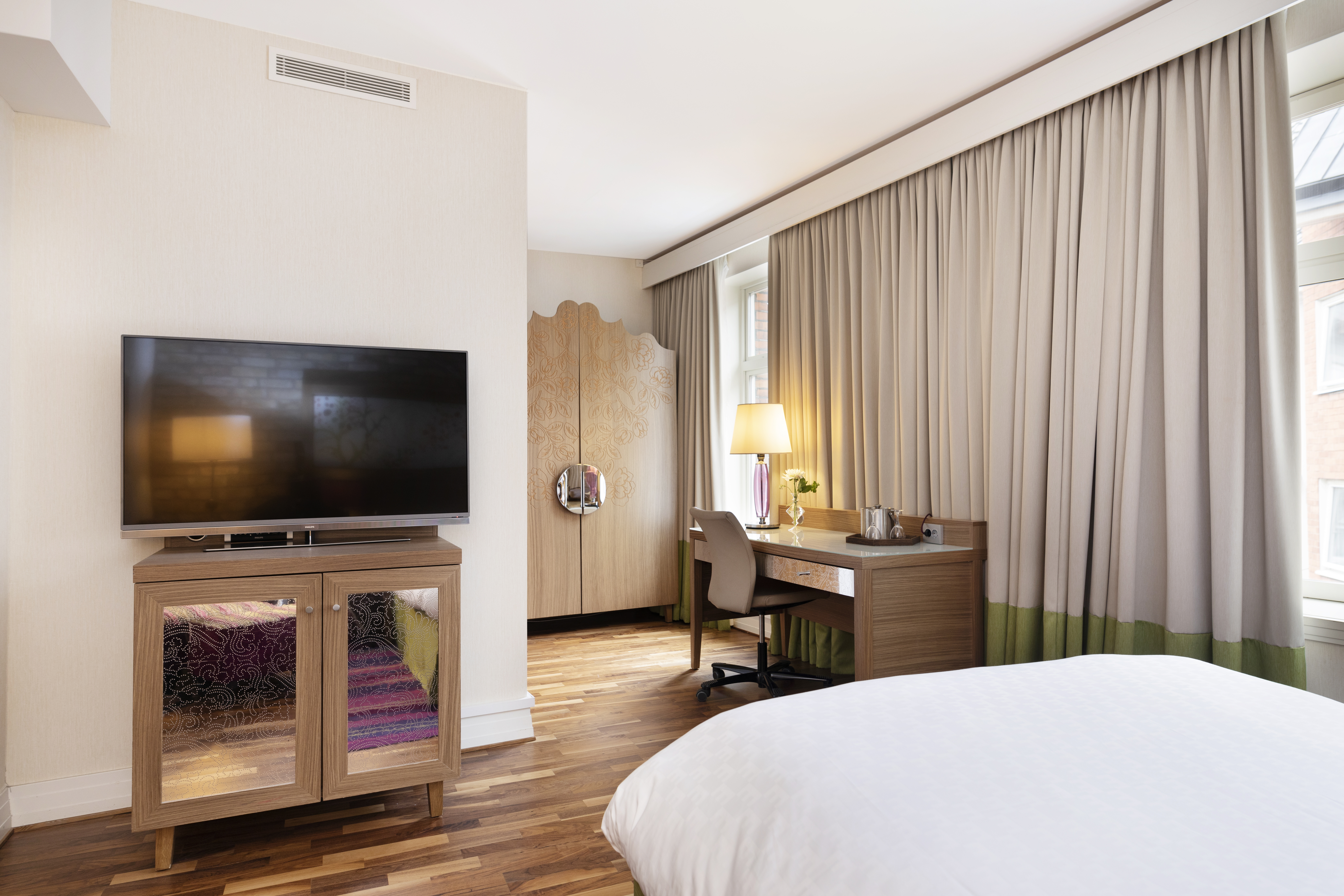 Double Queen Size Bed