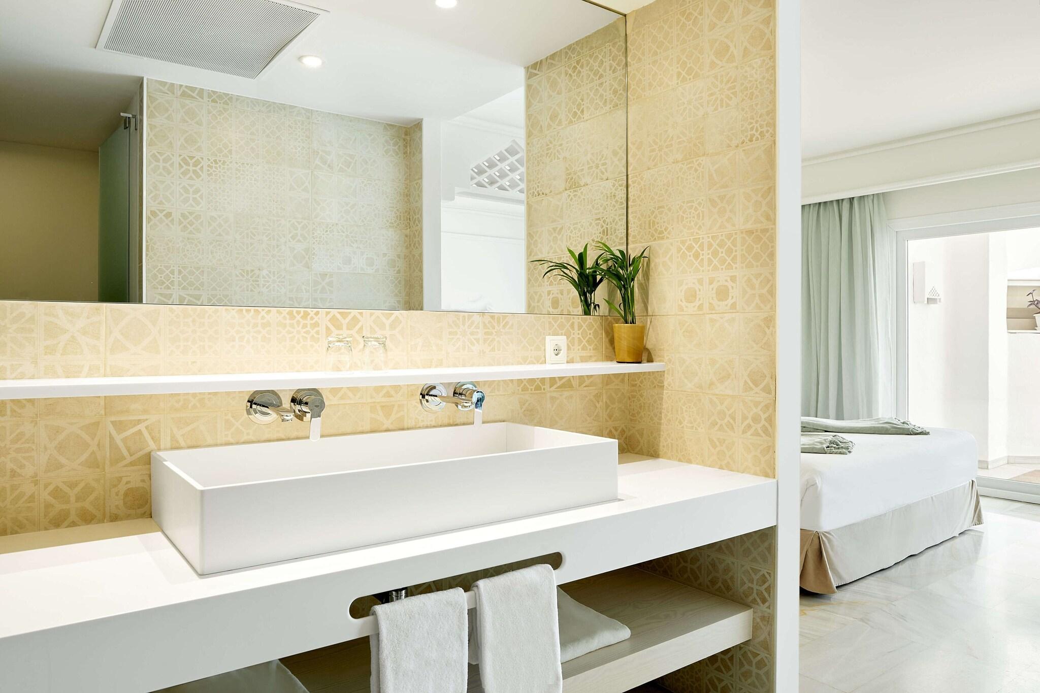 Junior Suite Superior with Views