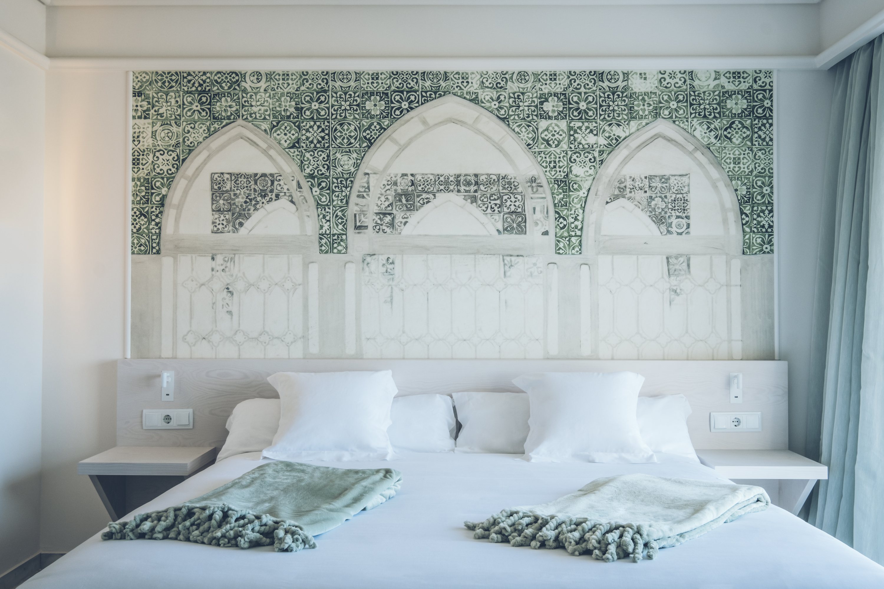 Double or Twin Side Sea View