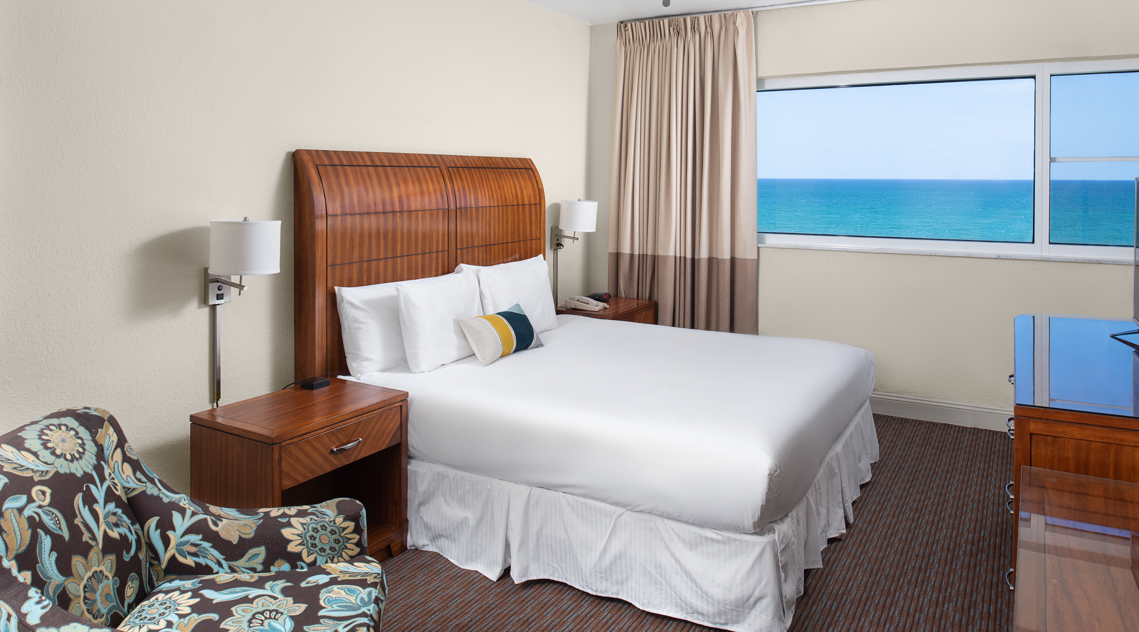 Room Ocean Front King Bed