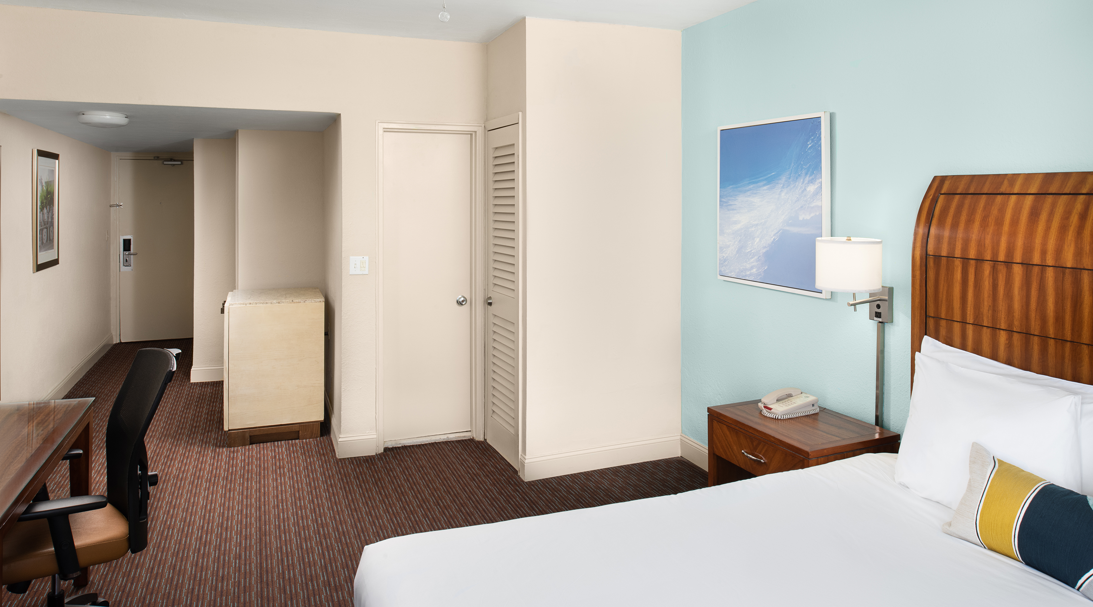 Room City View King Bed