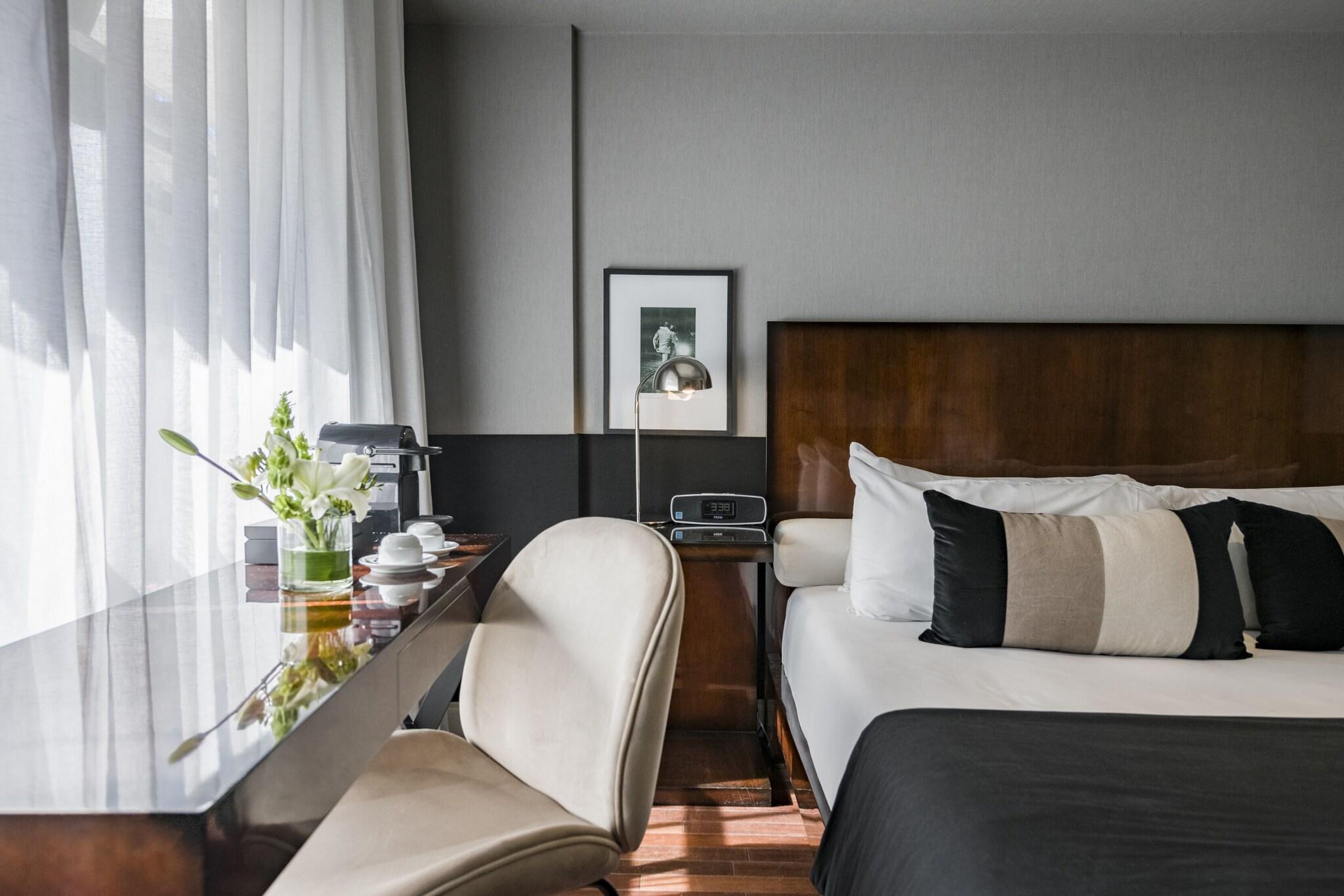 Double Executive Queen Bed