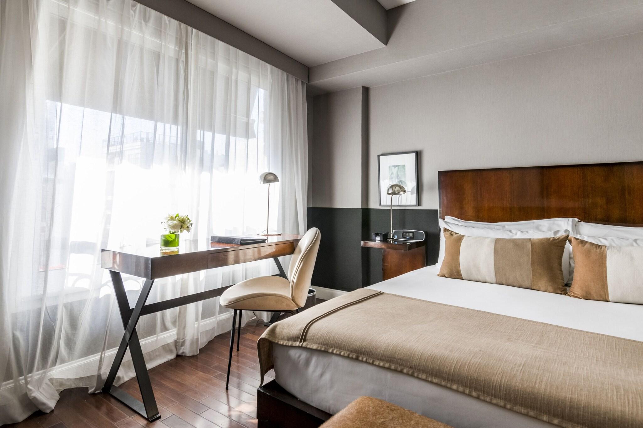 Double Executive Queen Bed