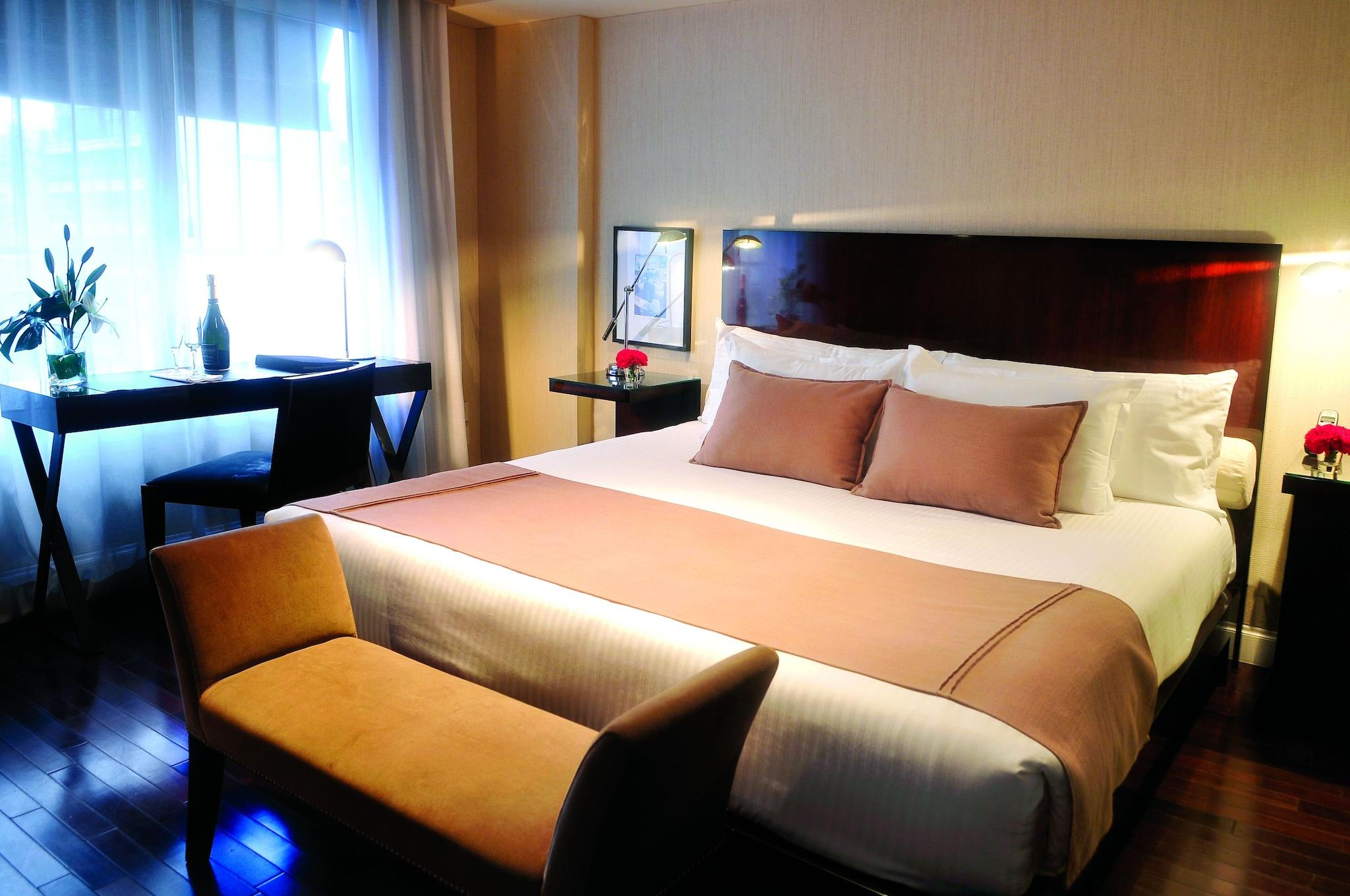 Double Executive Queen Bed