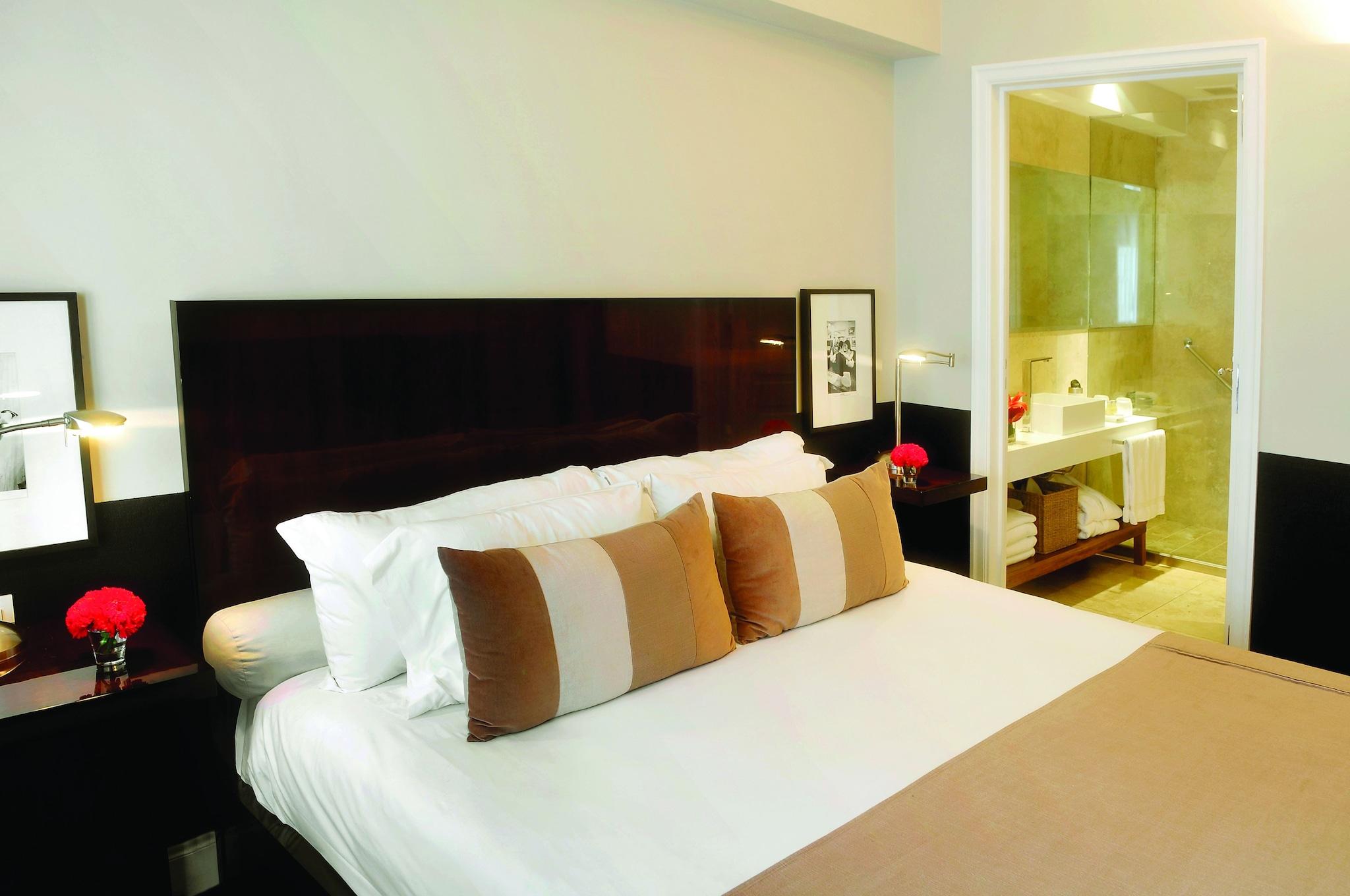 Double Executive Queen Bed