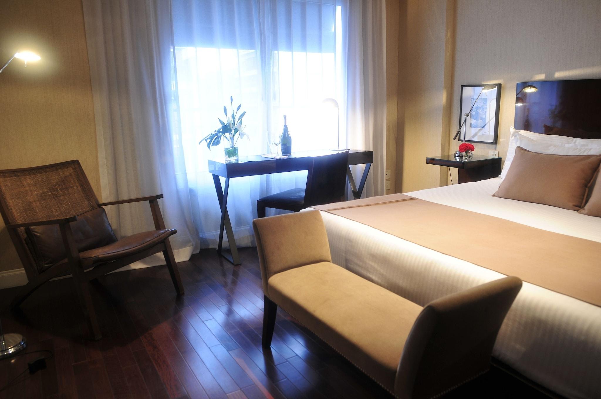 Suite Deluxe King Bed