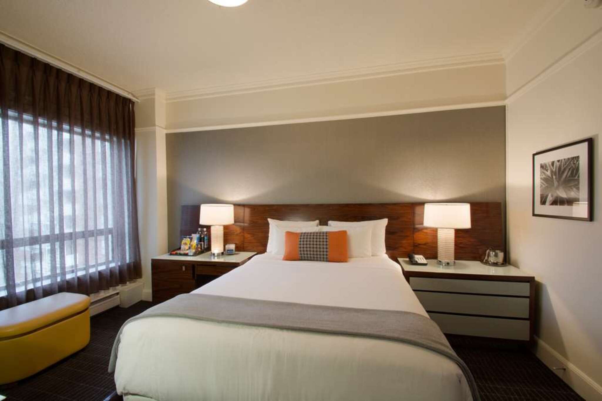 Double Deluxe Queen Bed