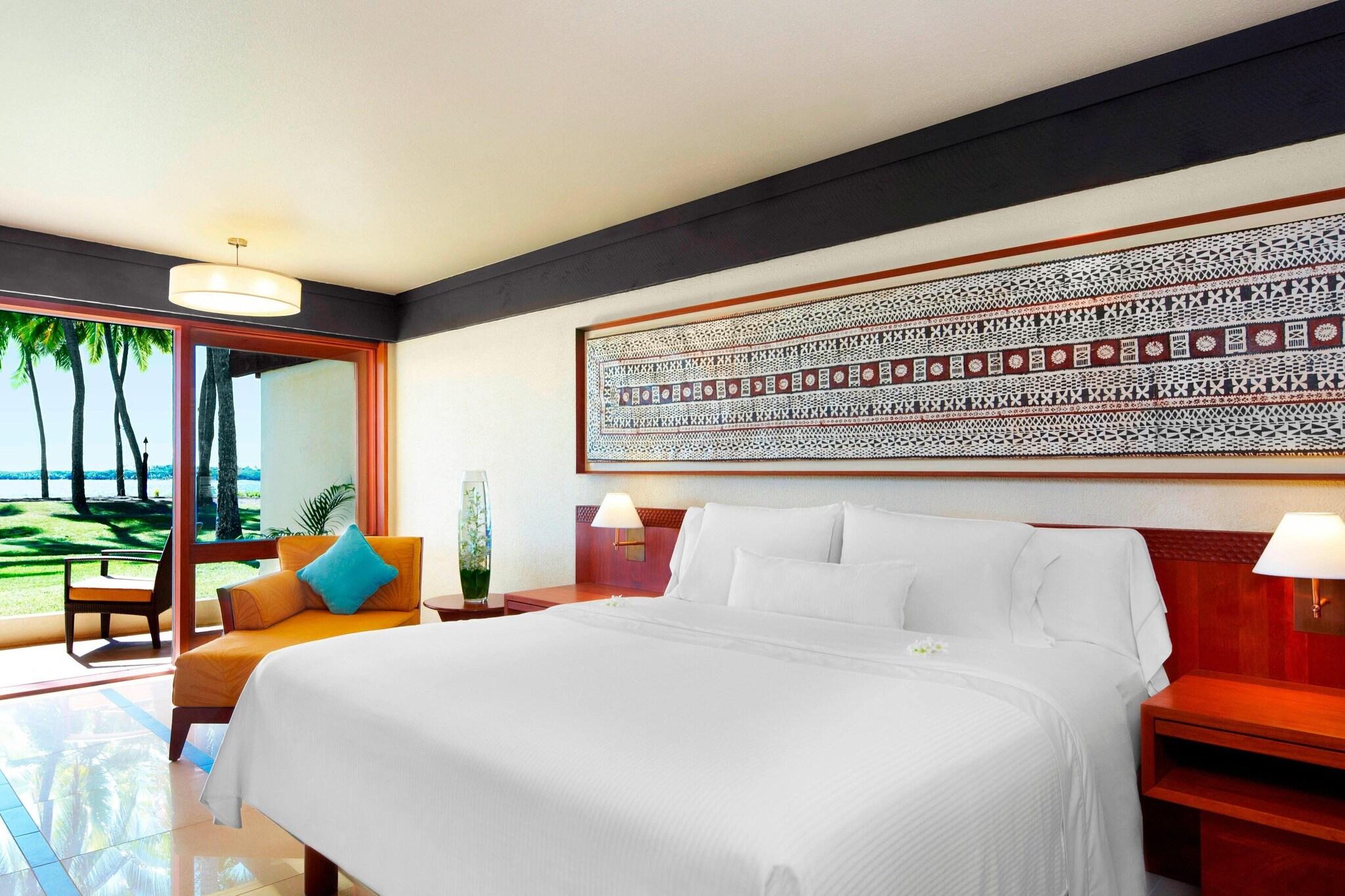 Suite Ocean Front King Bed