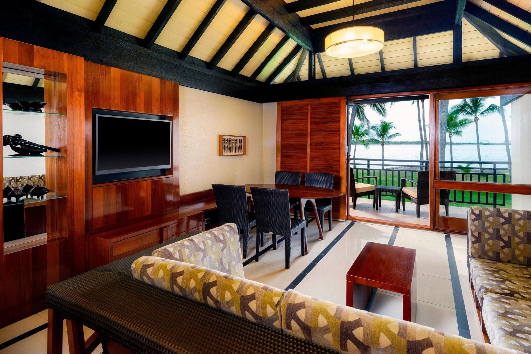 Suite Ocean Front King Bed