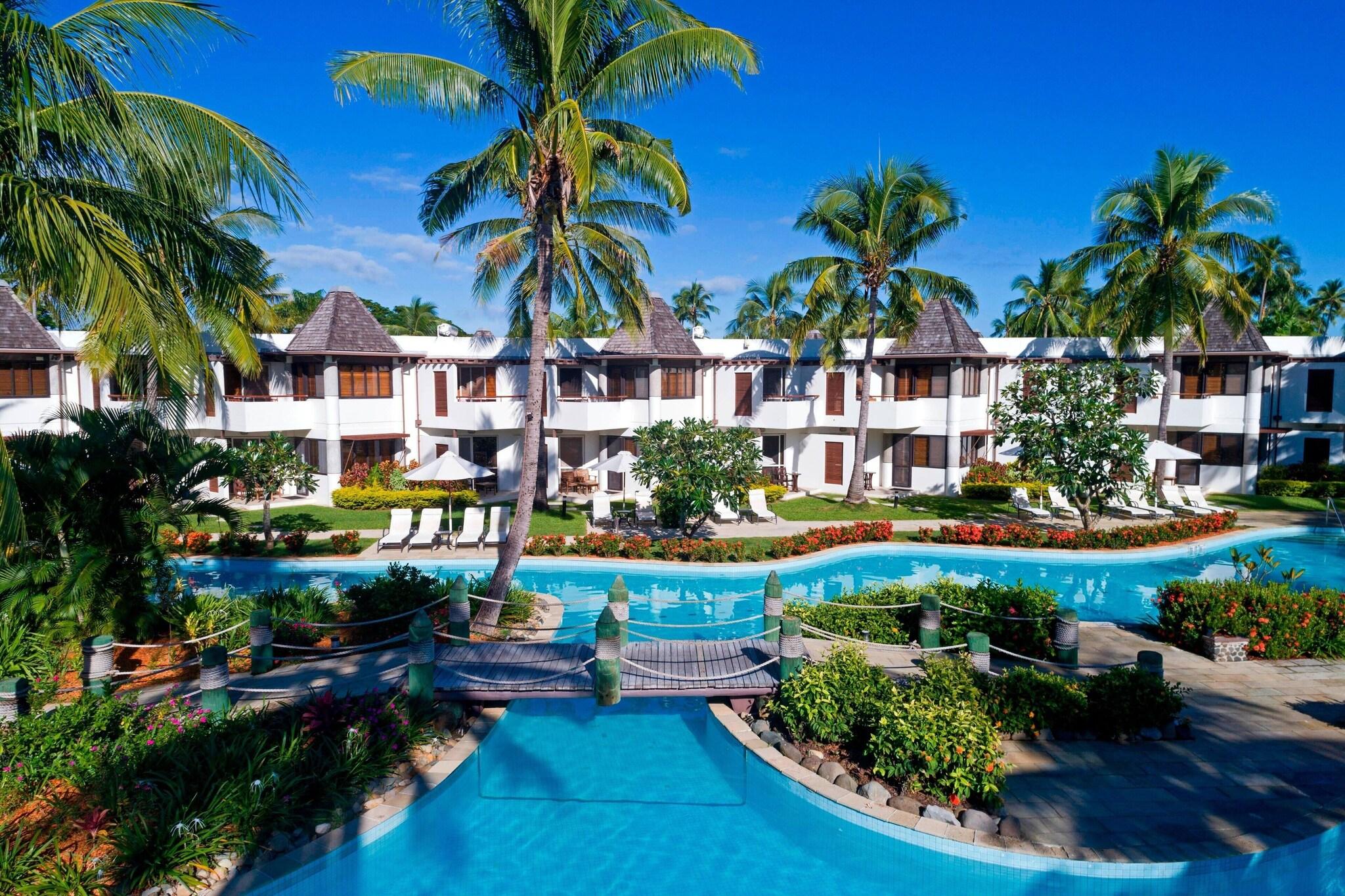 Villa Pool View King Bed