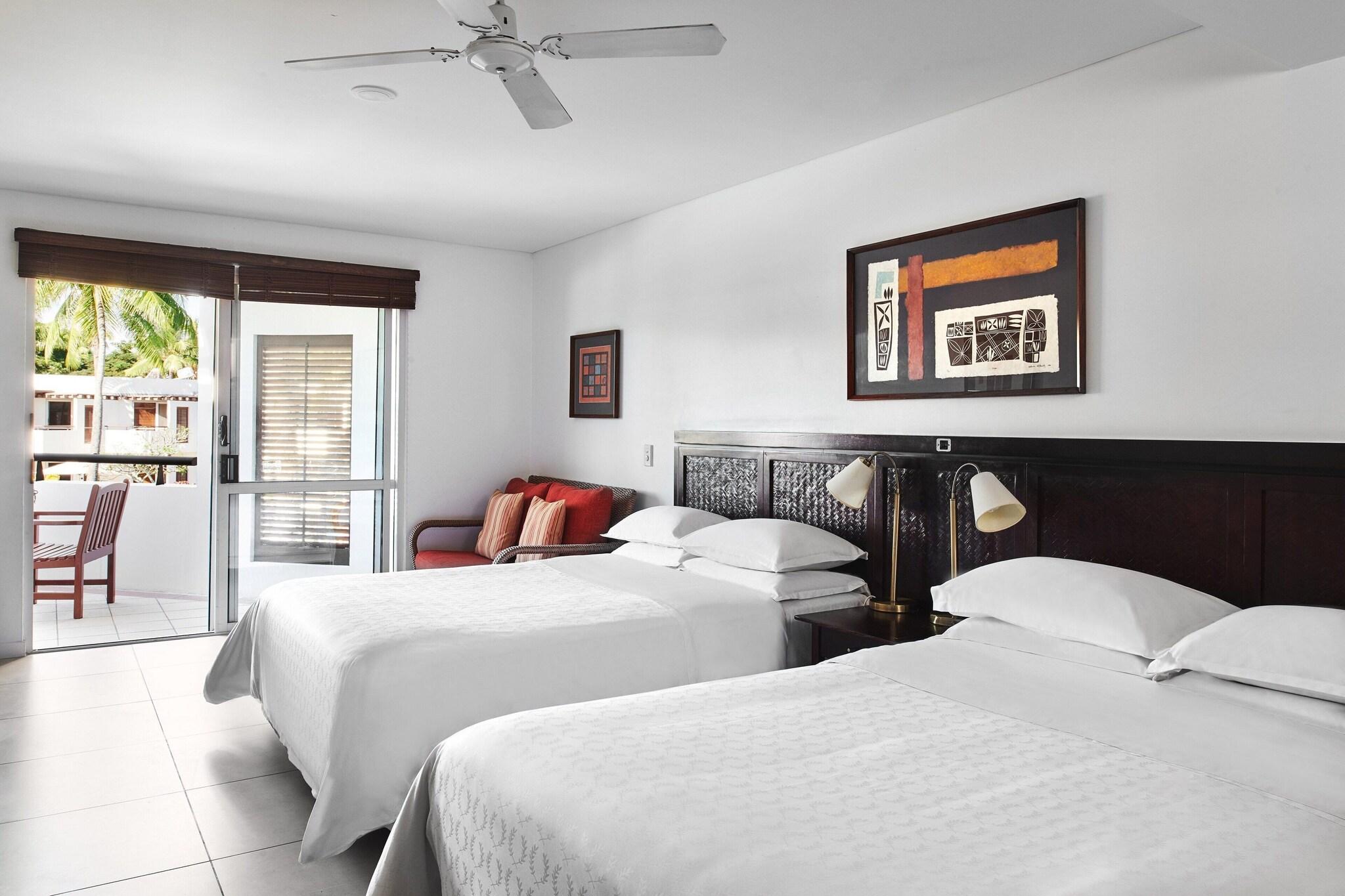 Villa Pool View King Bed