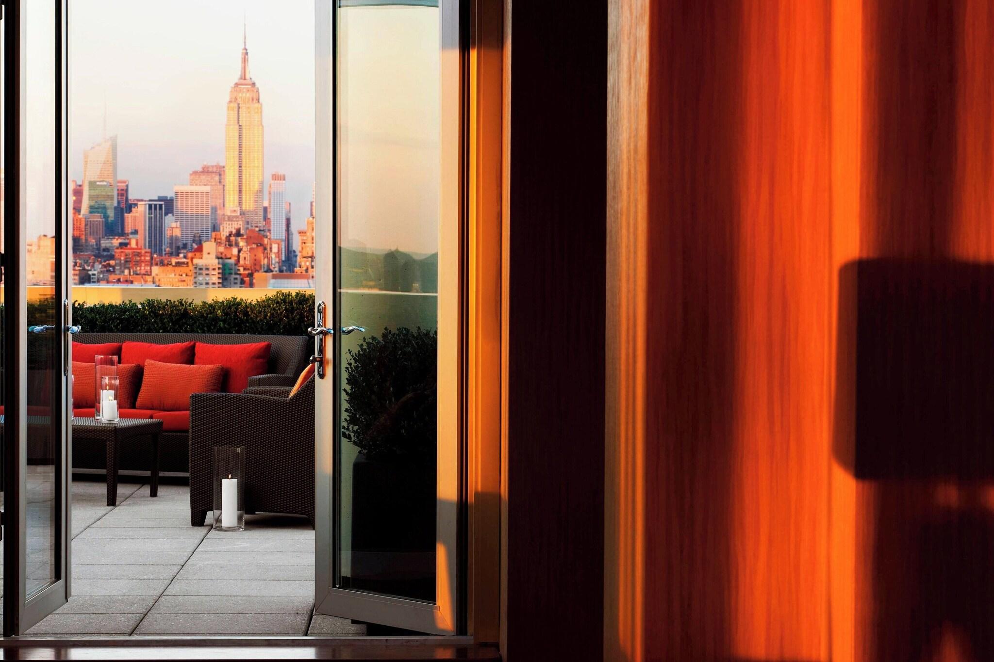 Double Club King Bed