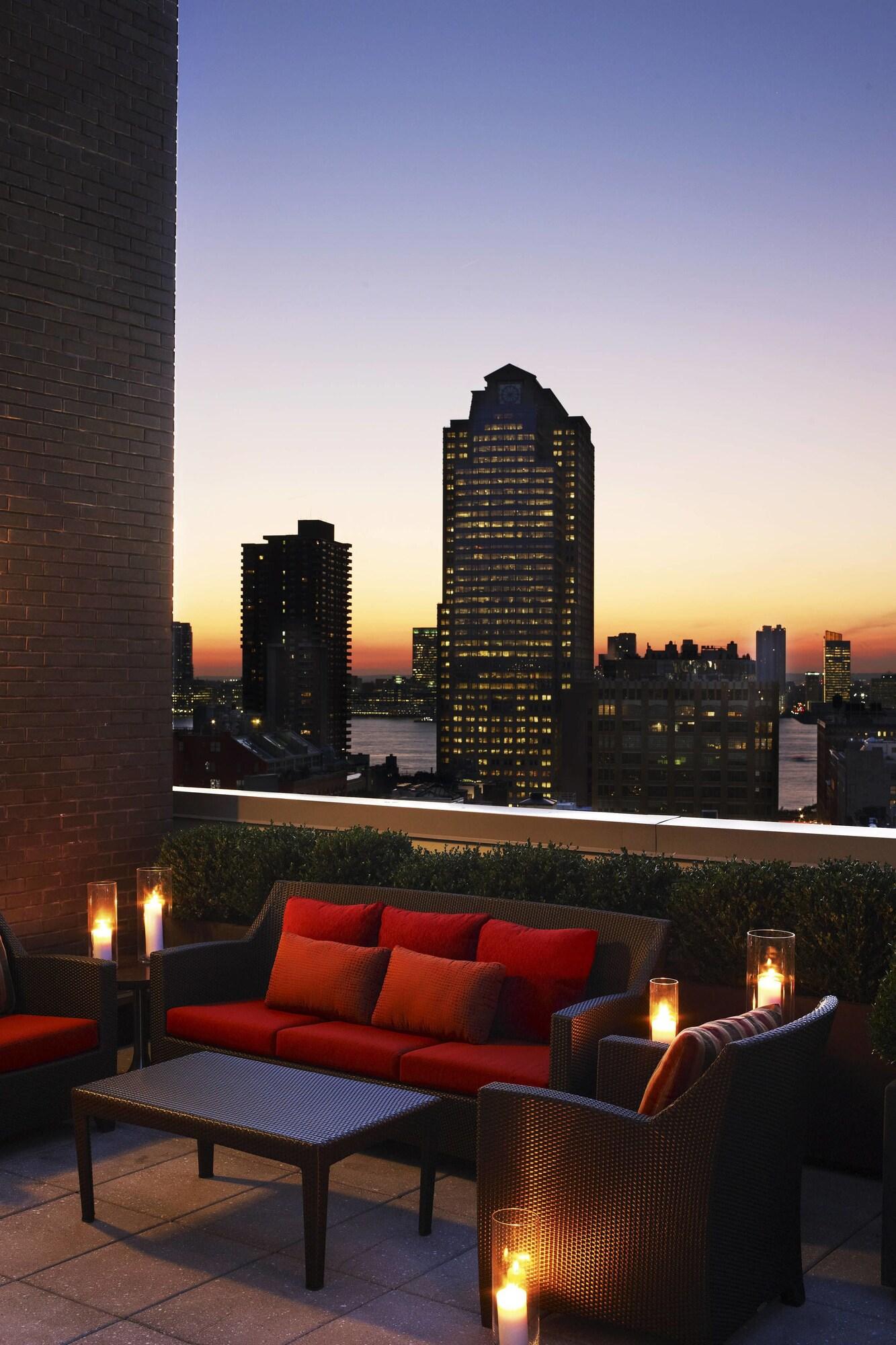 Double Club King Bed