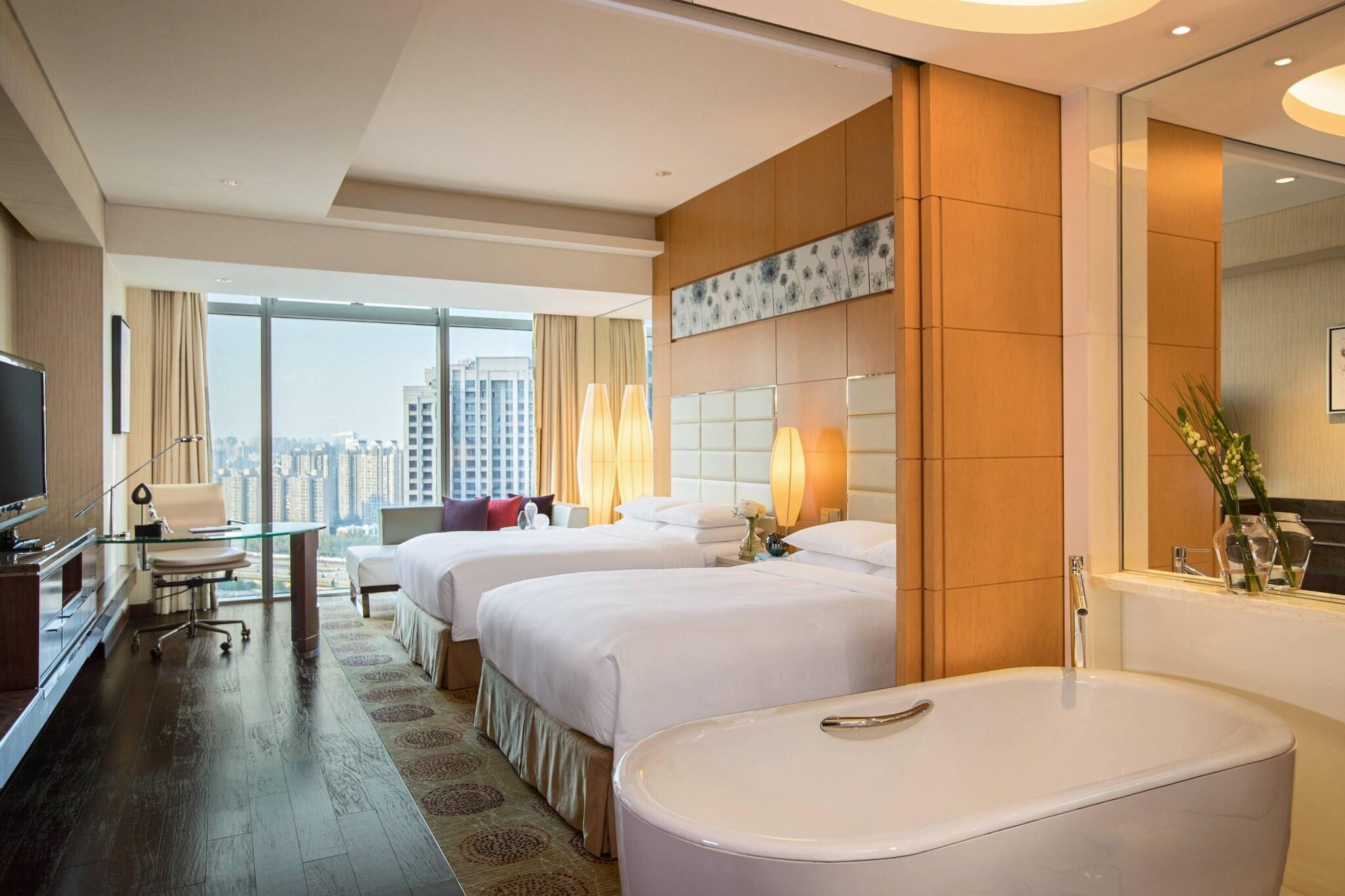 Double Club King Bed