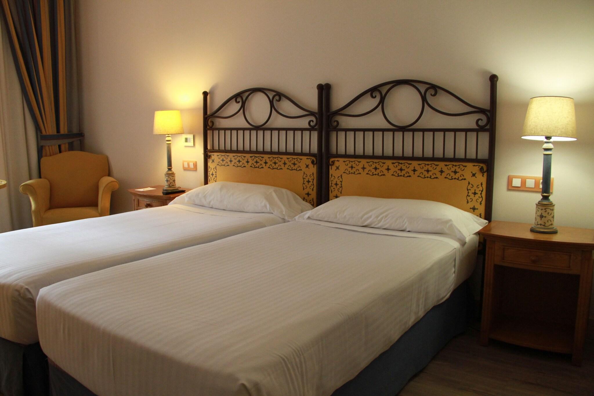 Double or Twin with Double Bed