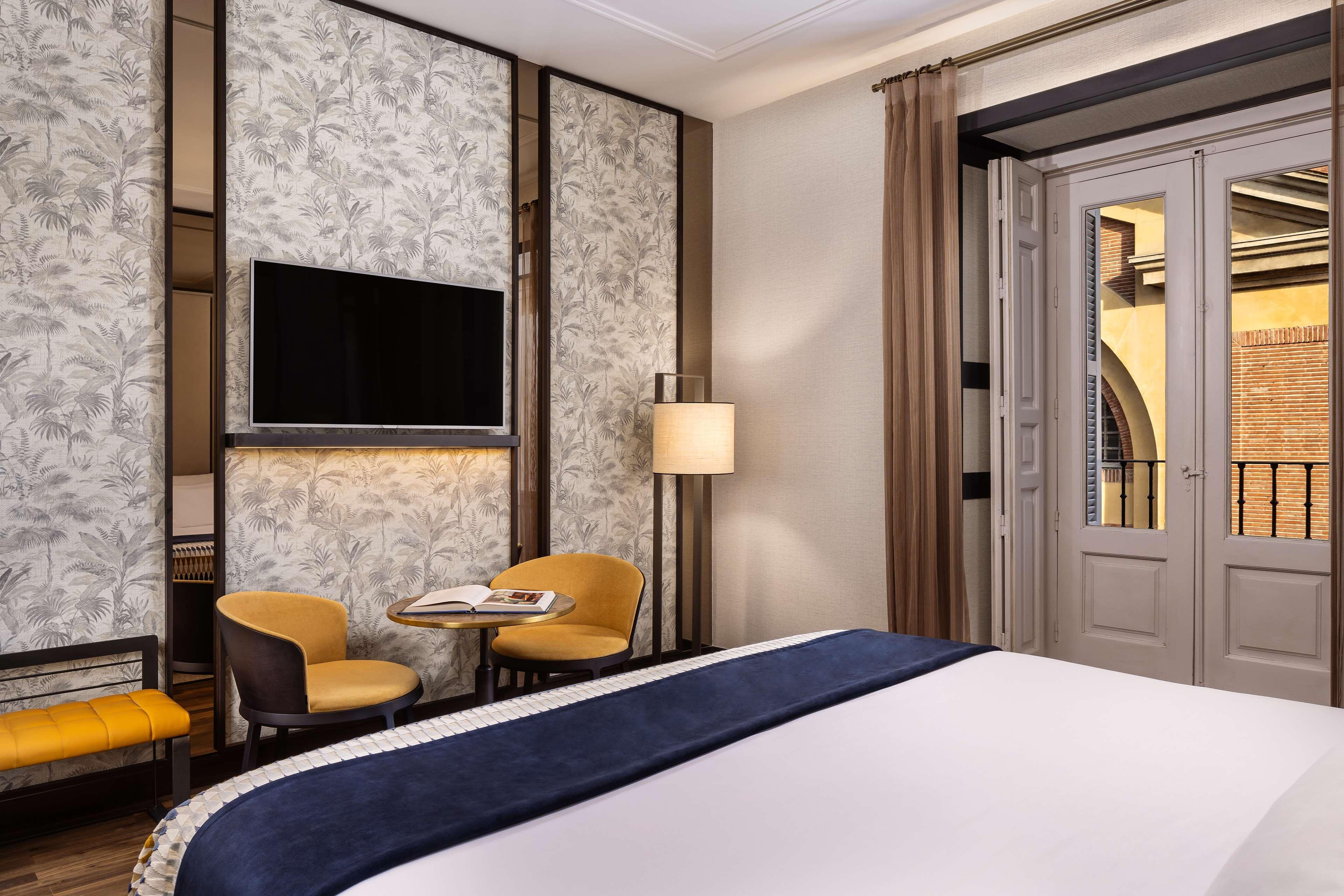 Double Single Deluxe with Views