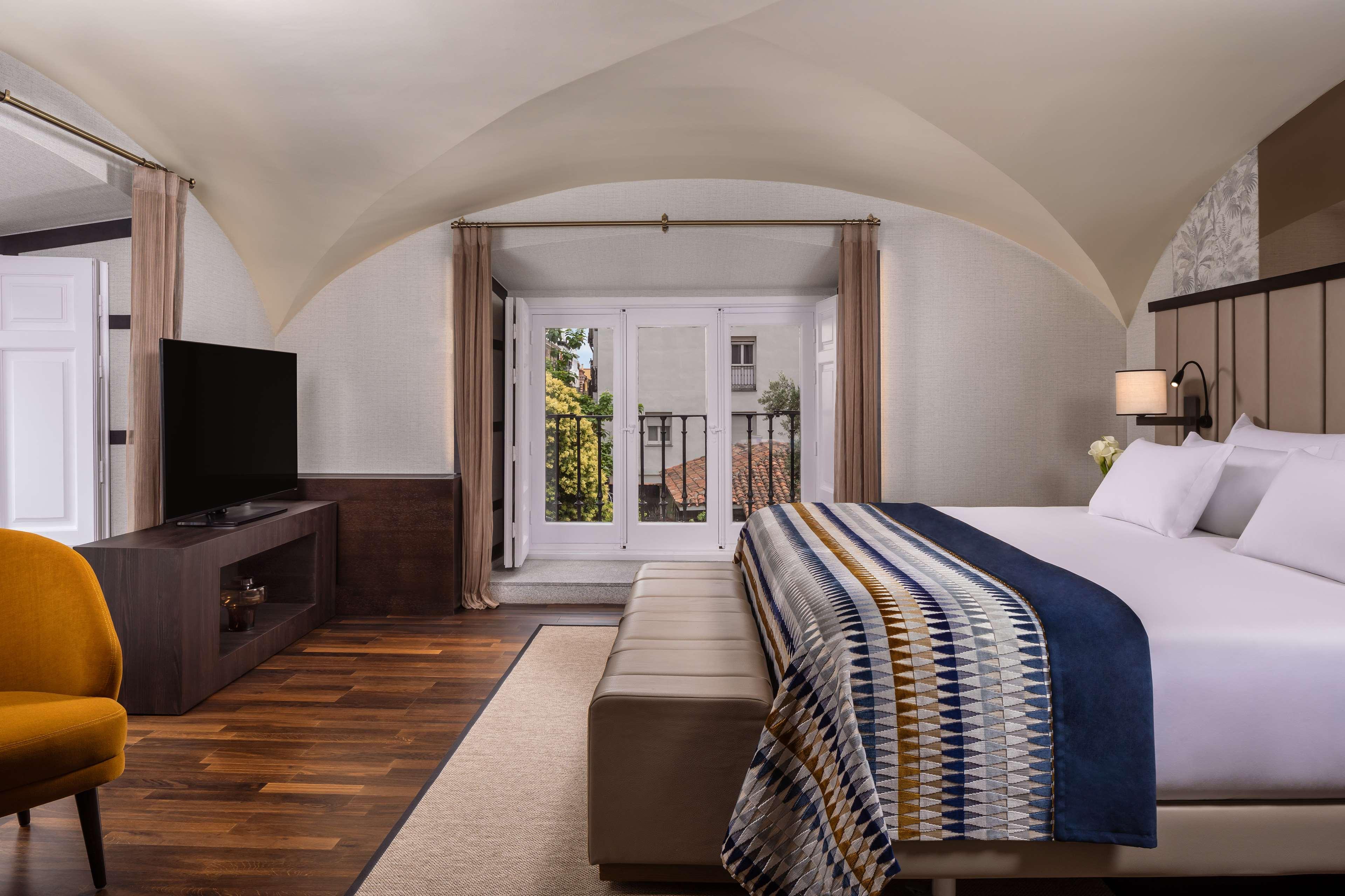 Junior Suite with Views