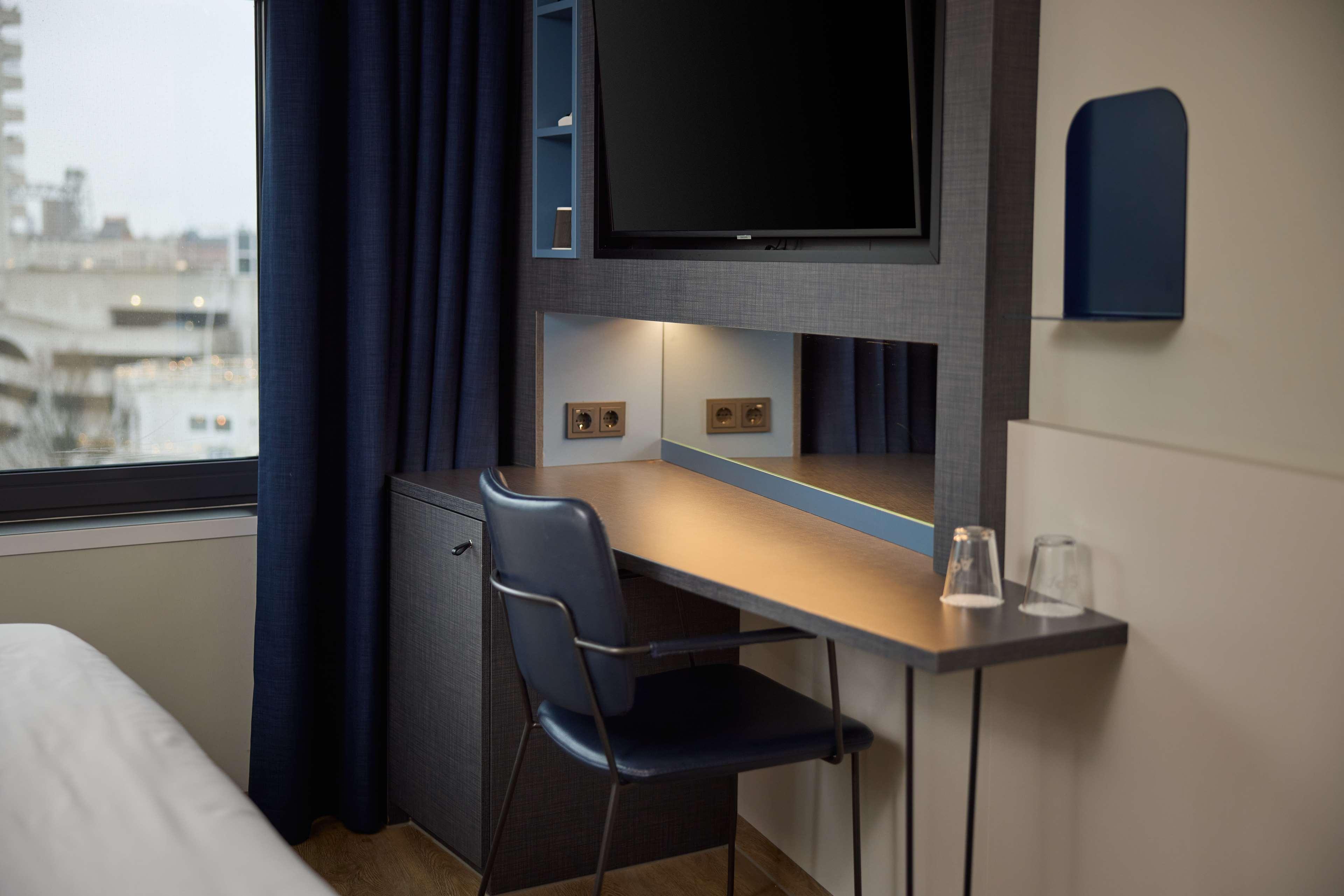 Family Room Connecting Room