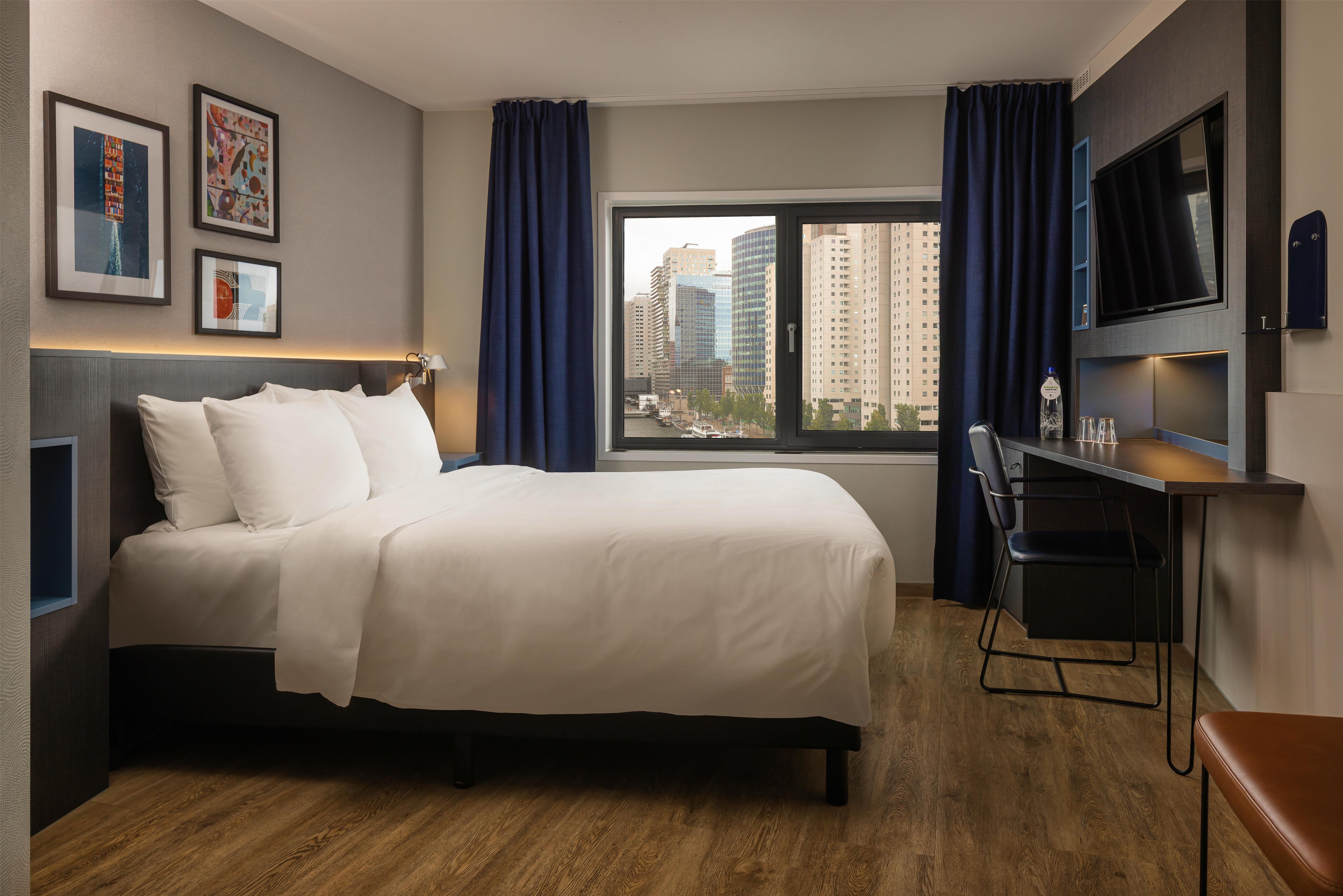 Double Queen Size Bed