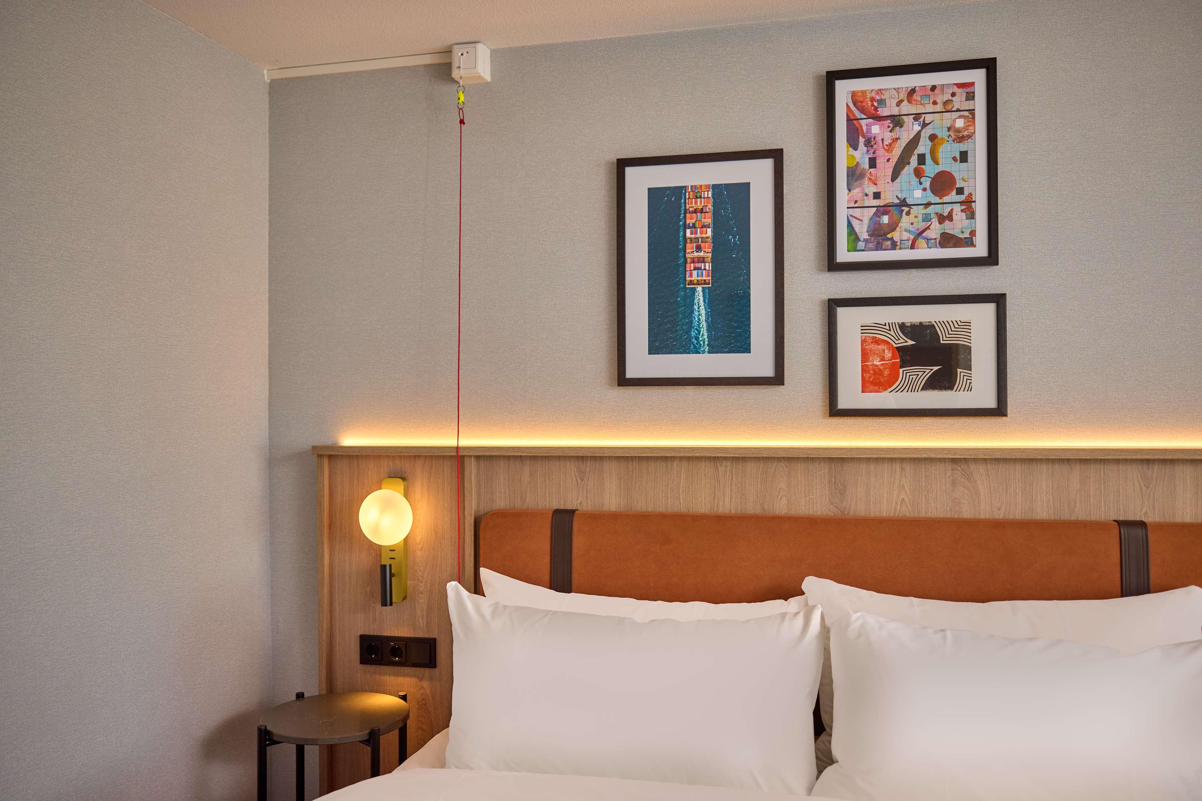 Junior Suite Accessible King Size Bed