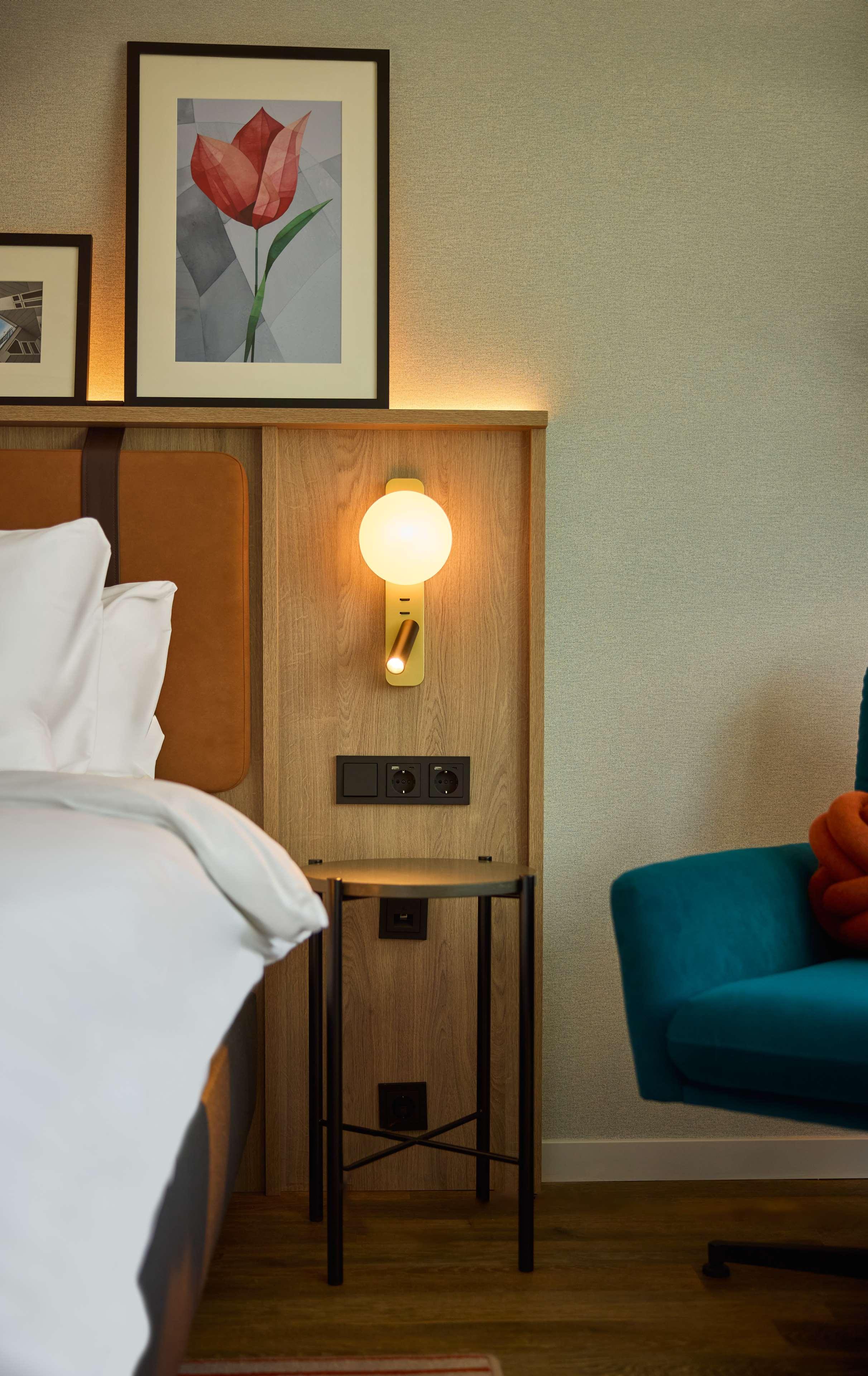 Junior Suite Accessible King Size Bed