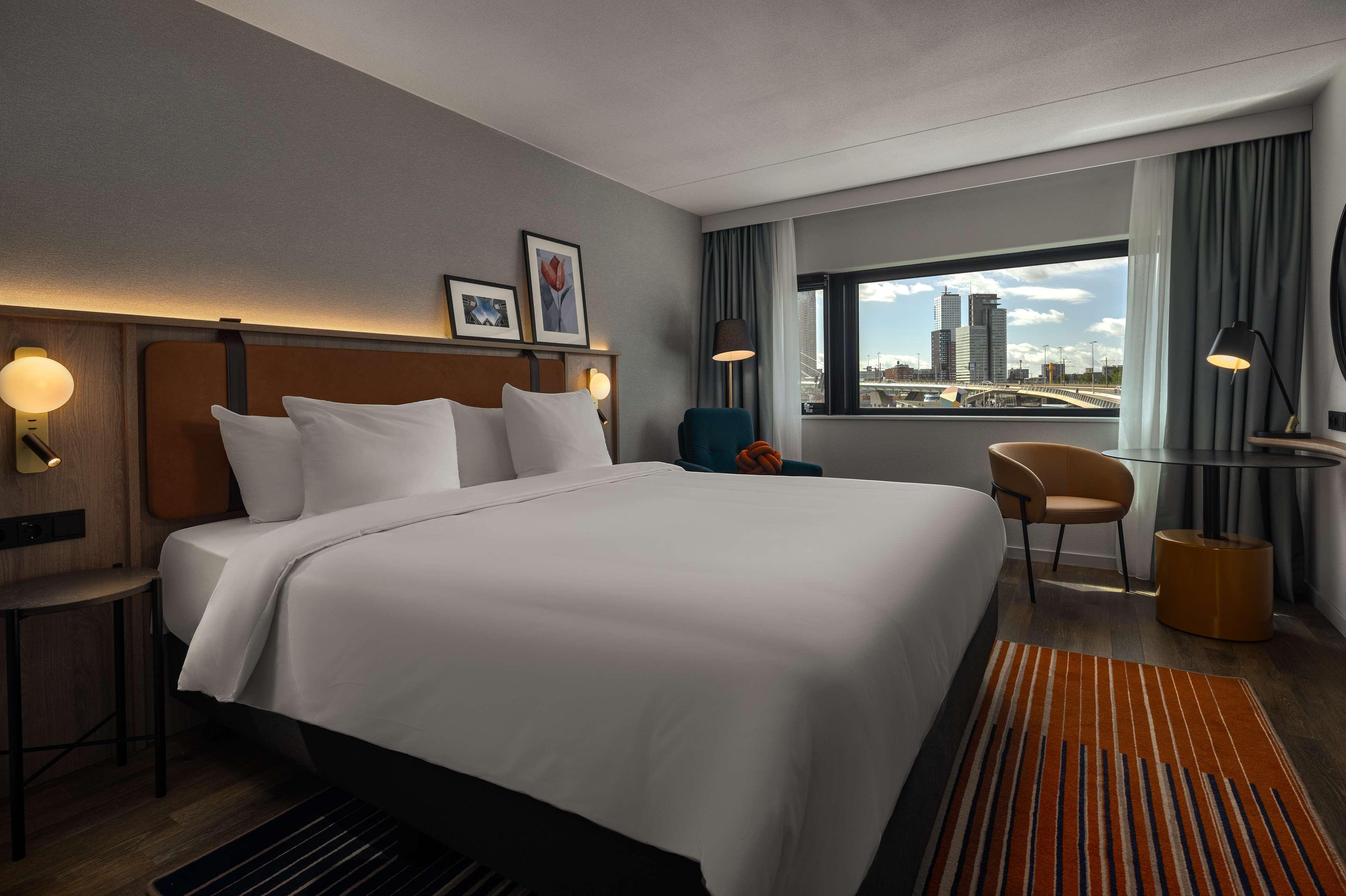 Double Deluxe King Bed