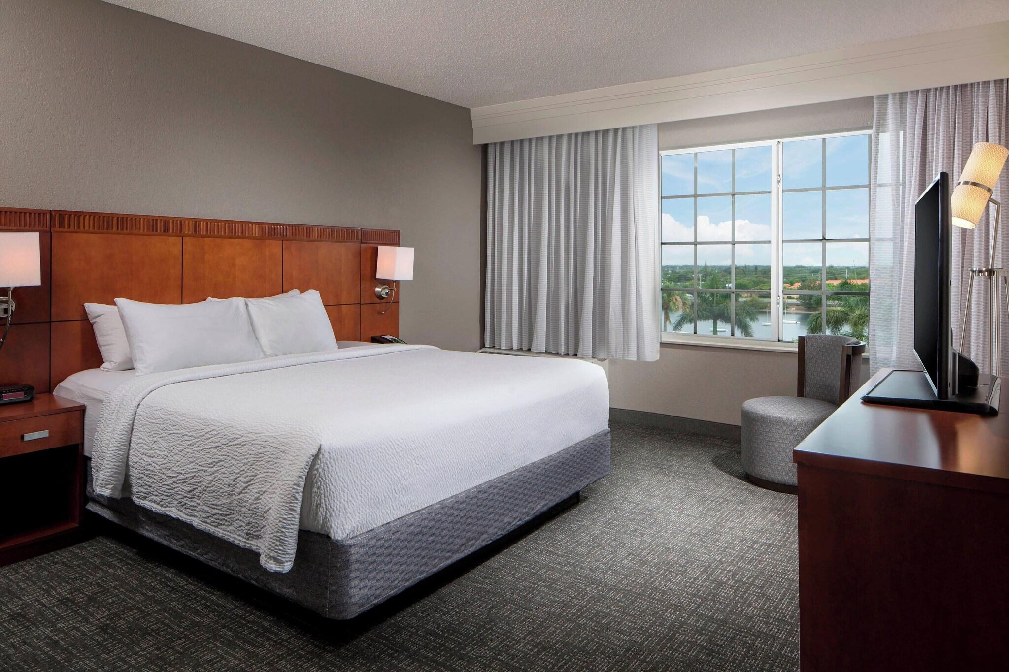 Suite King Size Bed