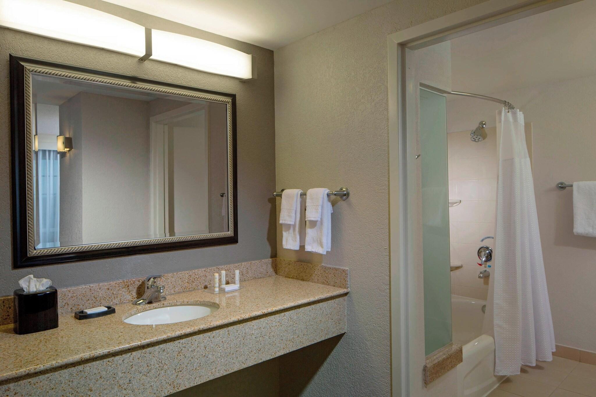 Suite King Size Bed