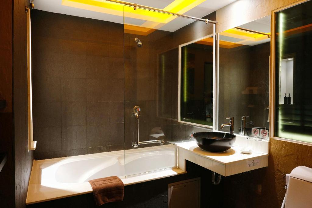 Double or Twin Deluxe Garden View