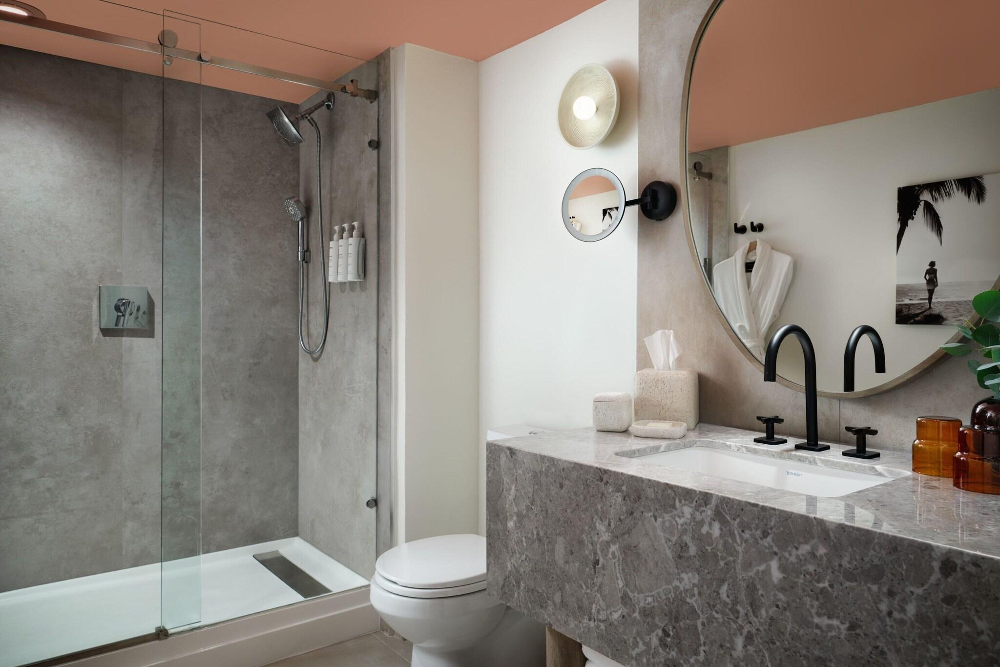 Double Partial Ocean View King Bed