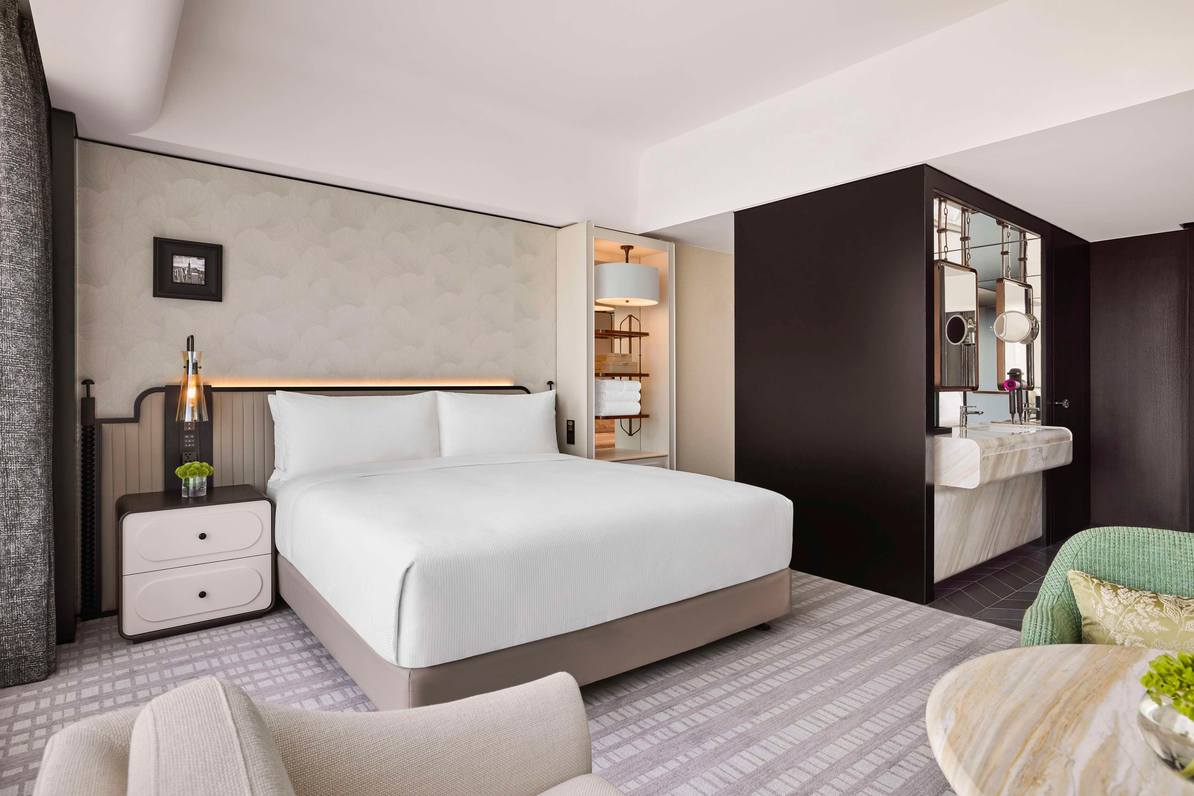 Double Executive King Bed