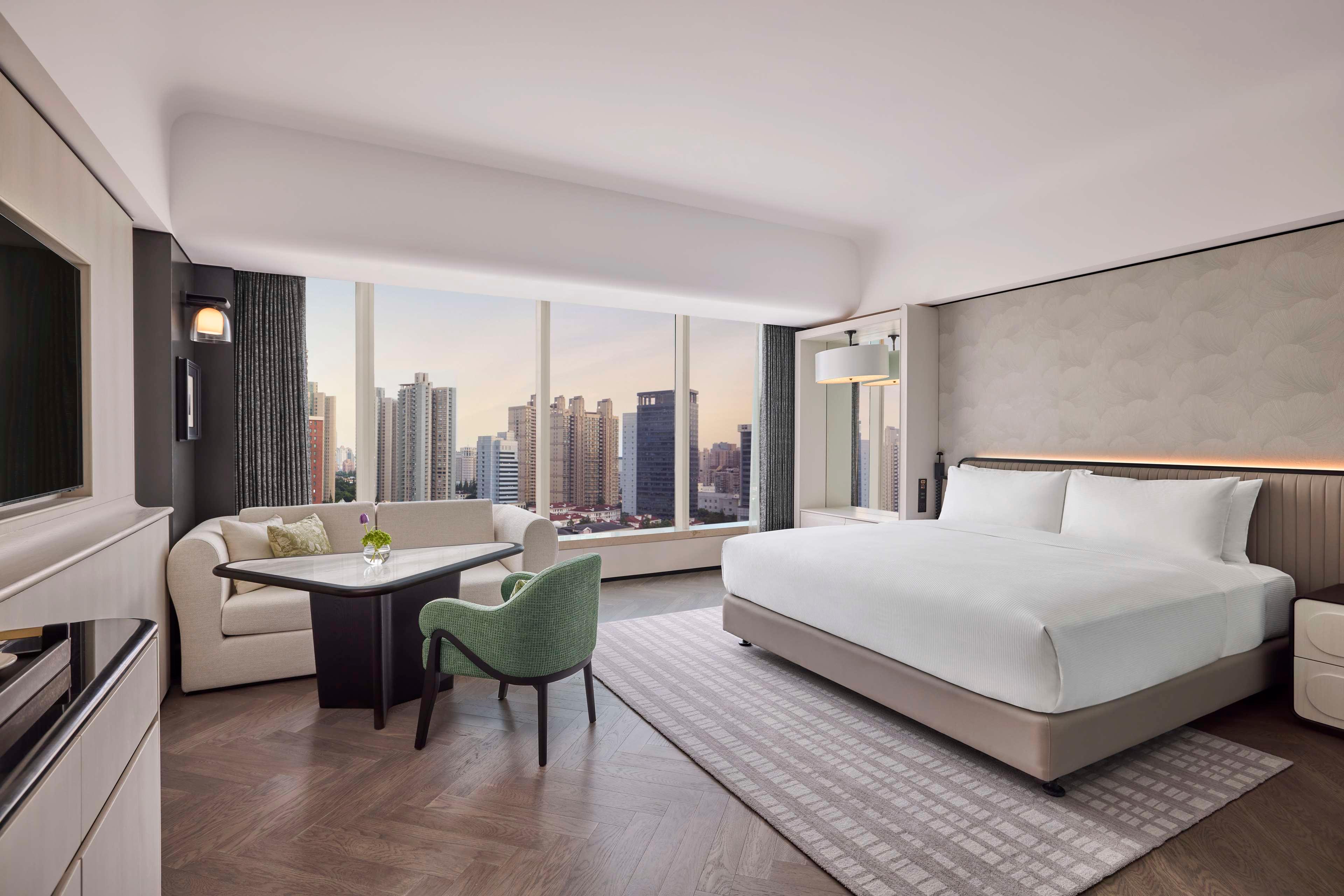 Double Deluxe King Bed